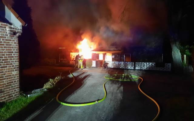 Das Einfamilienhaus auf der Hegestraße in Gladbeck brannte in voller Ausdehnung.