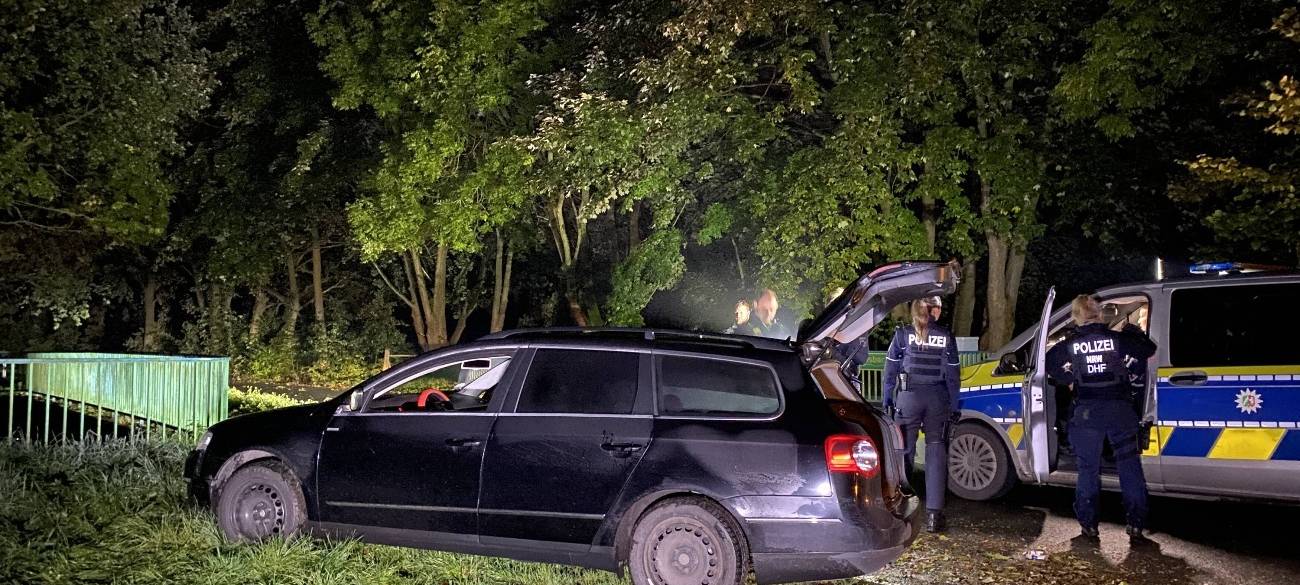 Die Polizei fand das verdächtige Auto nach der Verfolgungsfahrt verlassen in Dorsten auf.