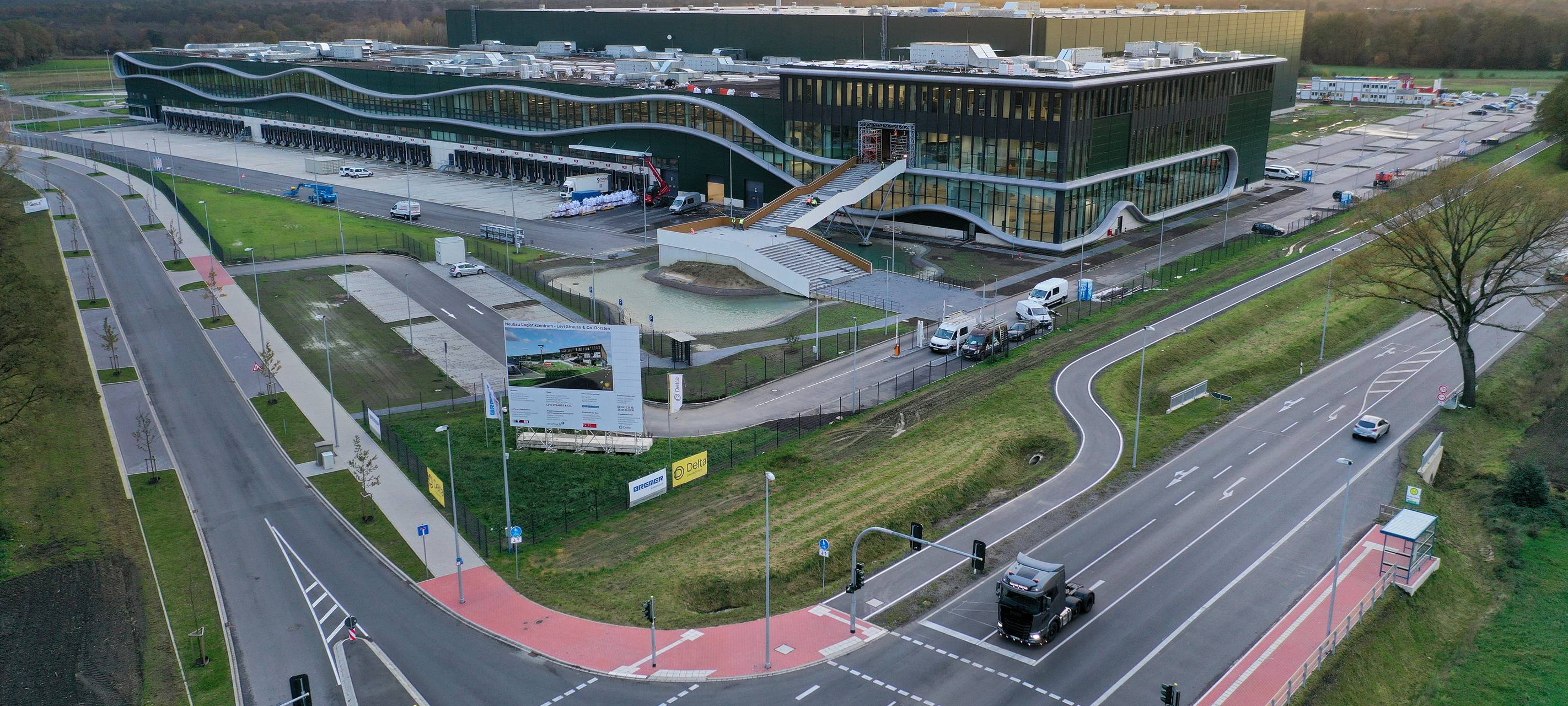 Neues Levi's-Logistikzentrum in Dorsten so gut wie fertig