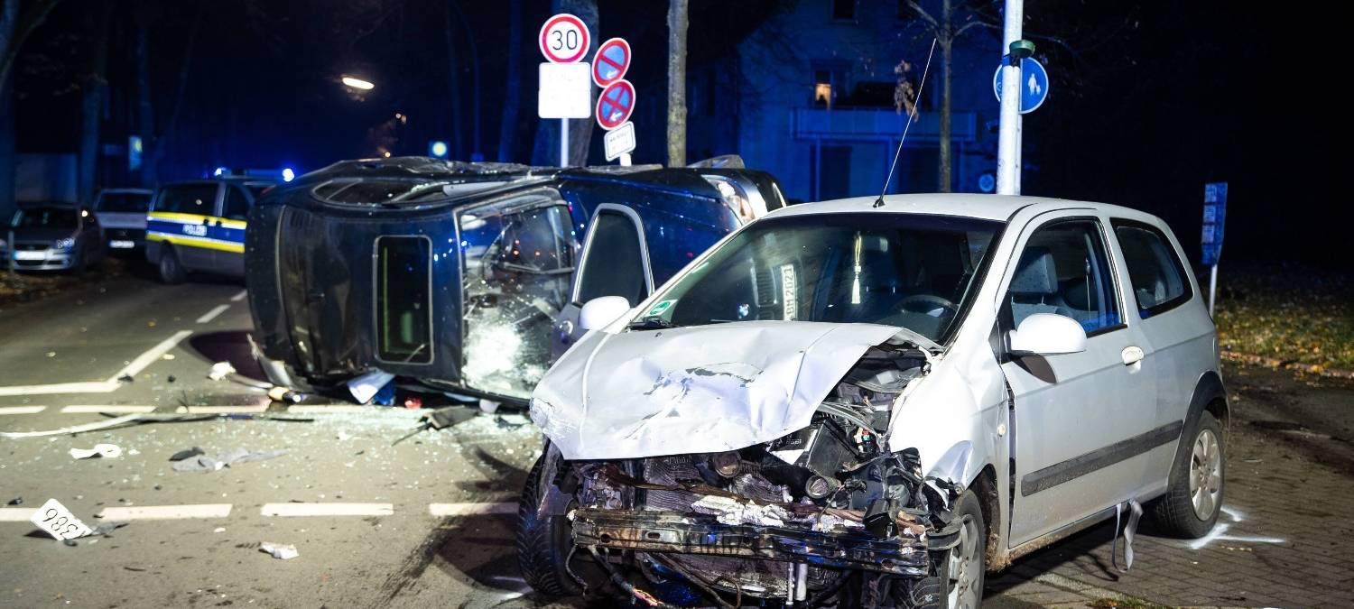 Beide Autos wurden bei dem Unfall in Marl stark beschädigt.