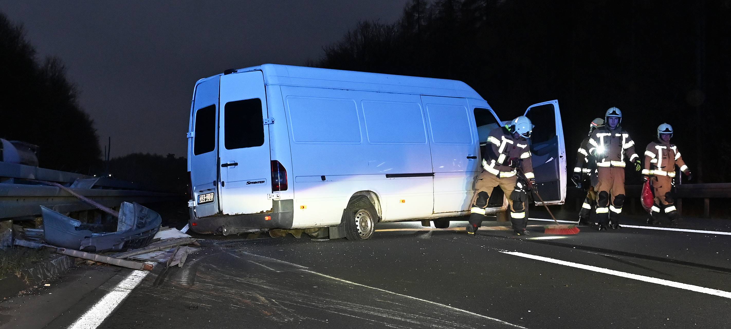 Transporter verliert Rohre: A43 bei Haltern voll gesperrt