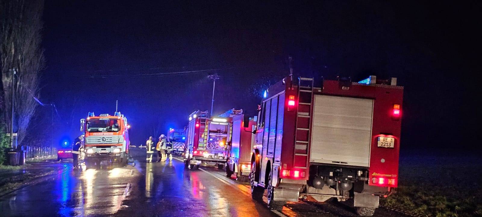 Für den Feuerwehreinsatz war die Recklinghäuser Straße in Datteln gesperrt.