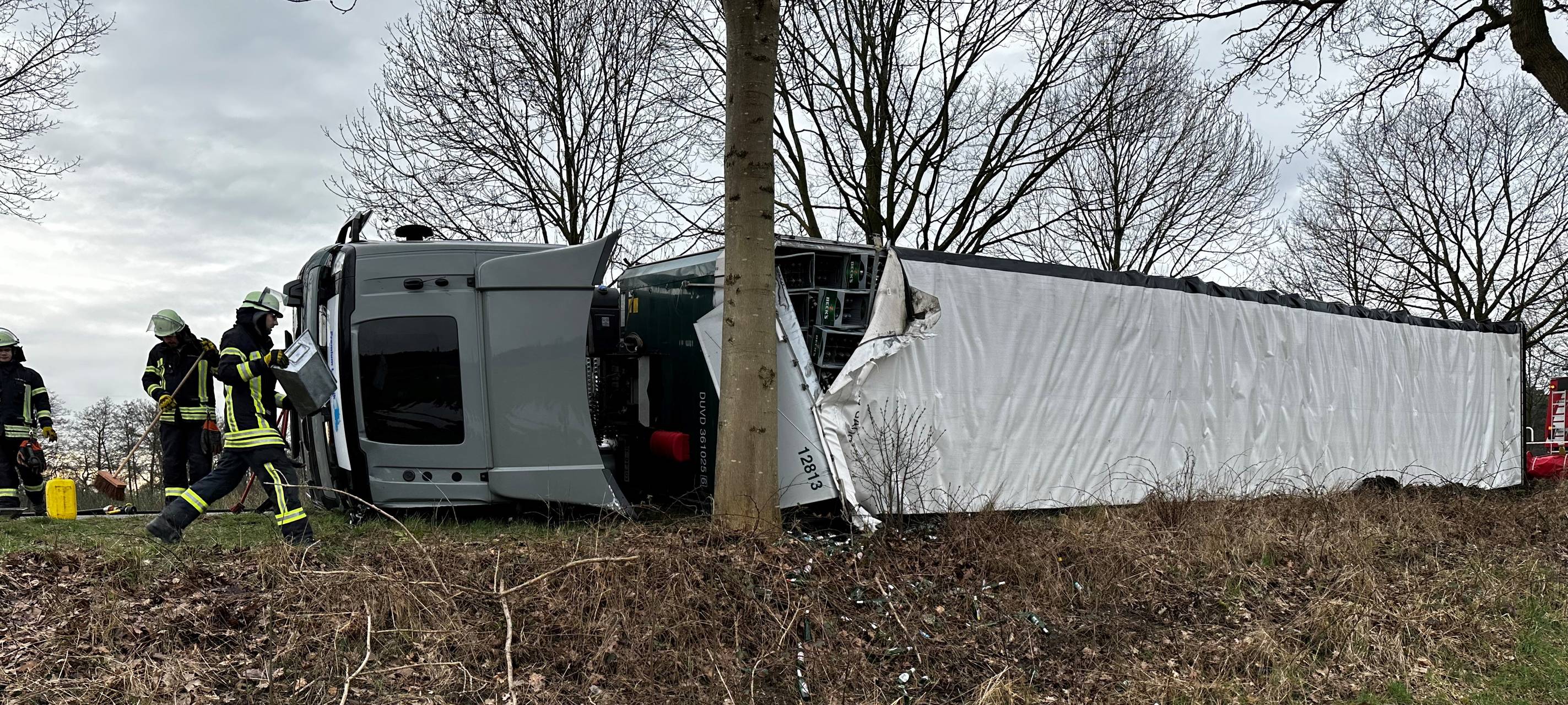 B58 nach LKW-Unfall in Schermbeck wieder frei