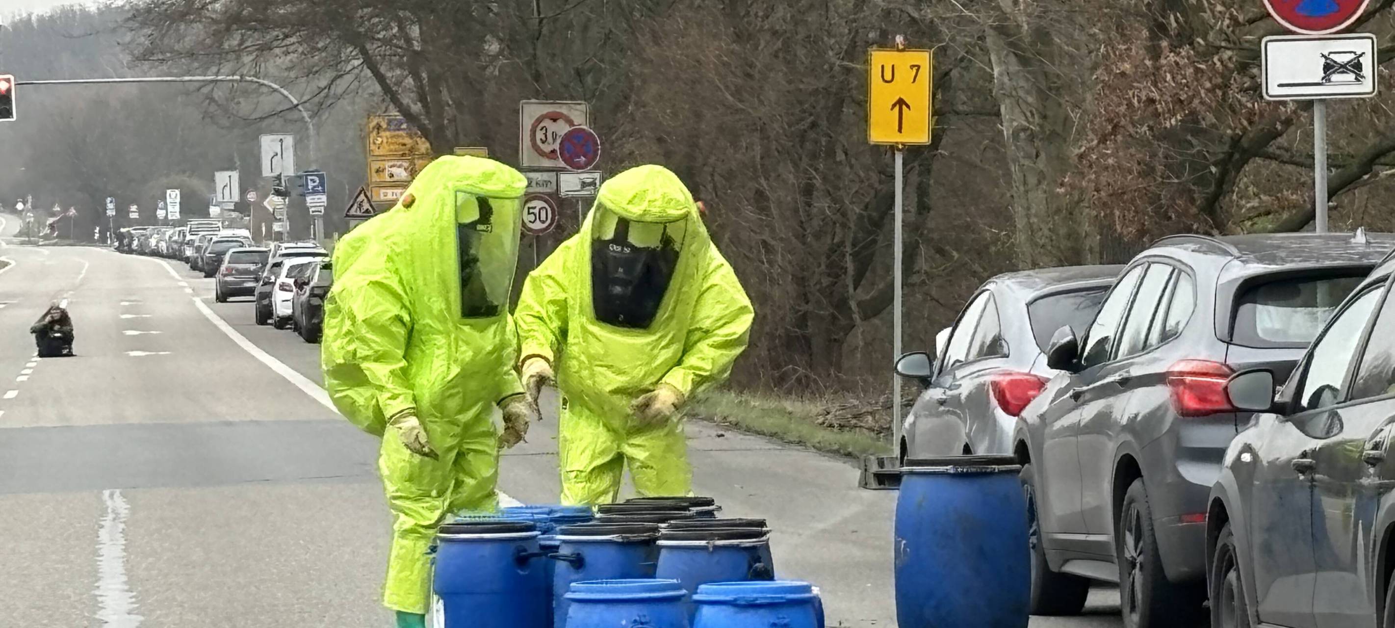 Castrop-Rauxel: Giftige Fässer an B235 gefunden