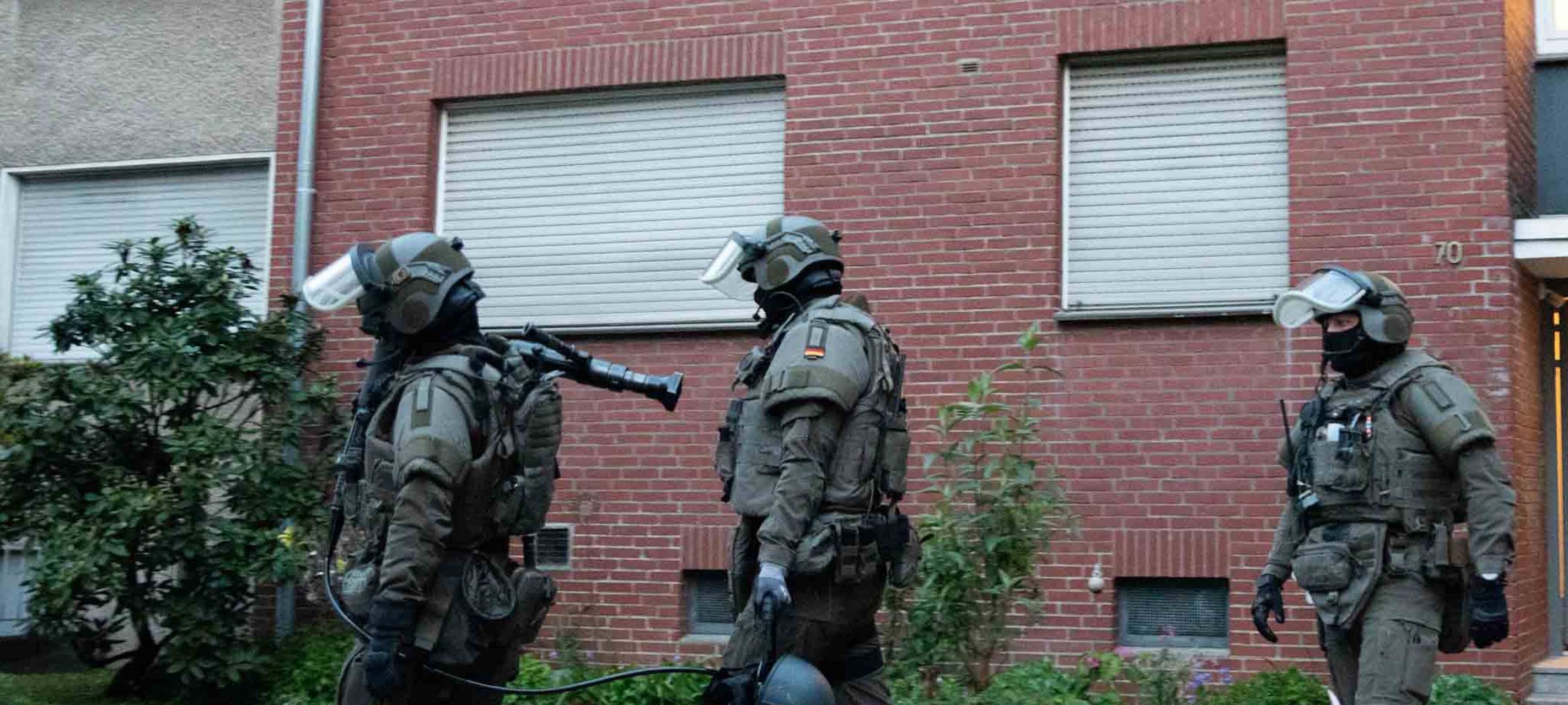 Das SEK war mit schwerem Gerät in Datteln im Einsatz.