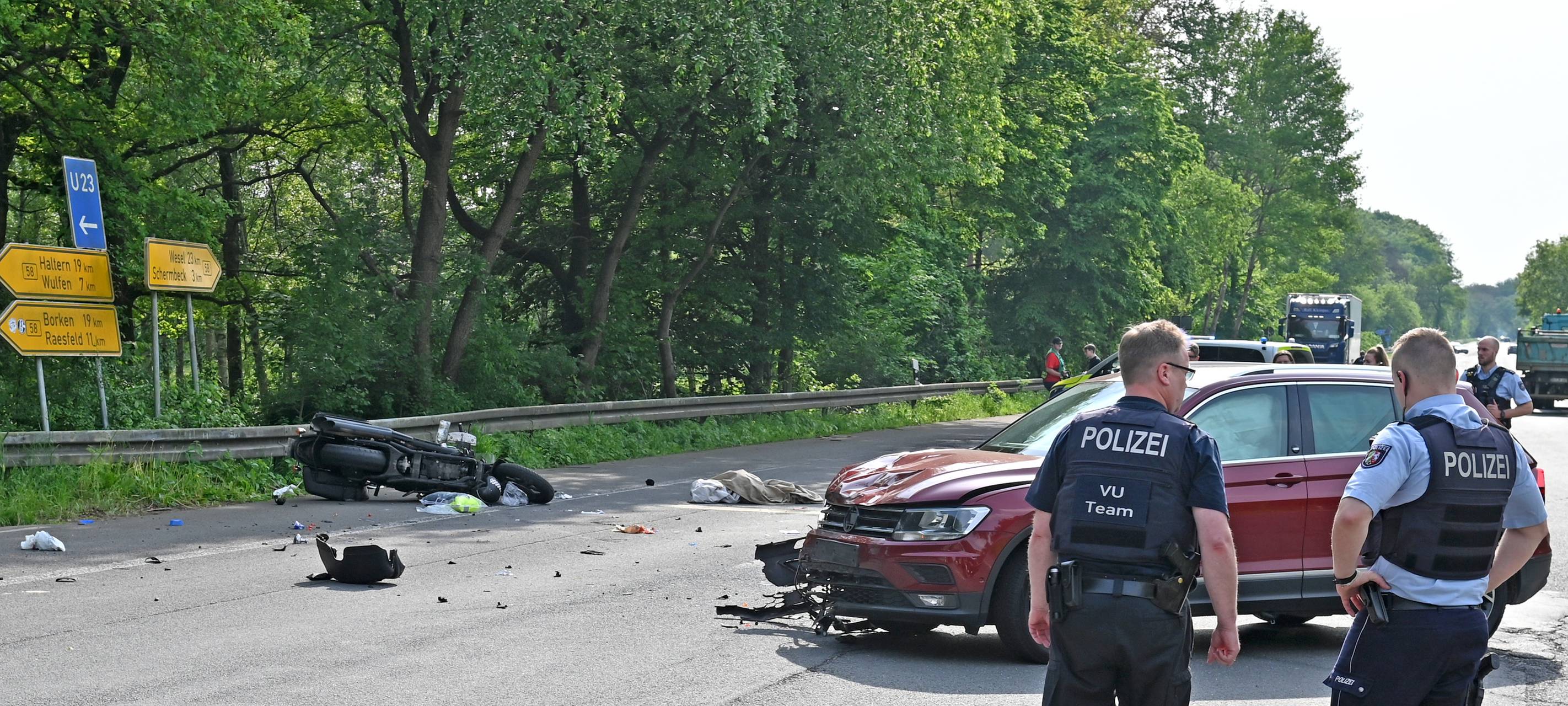 Schwerer Unfall auf B58 bei Dorsten