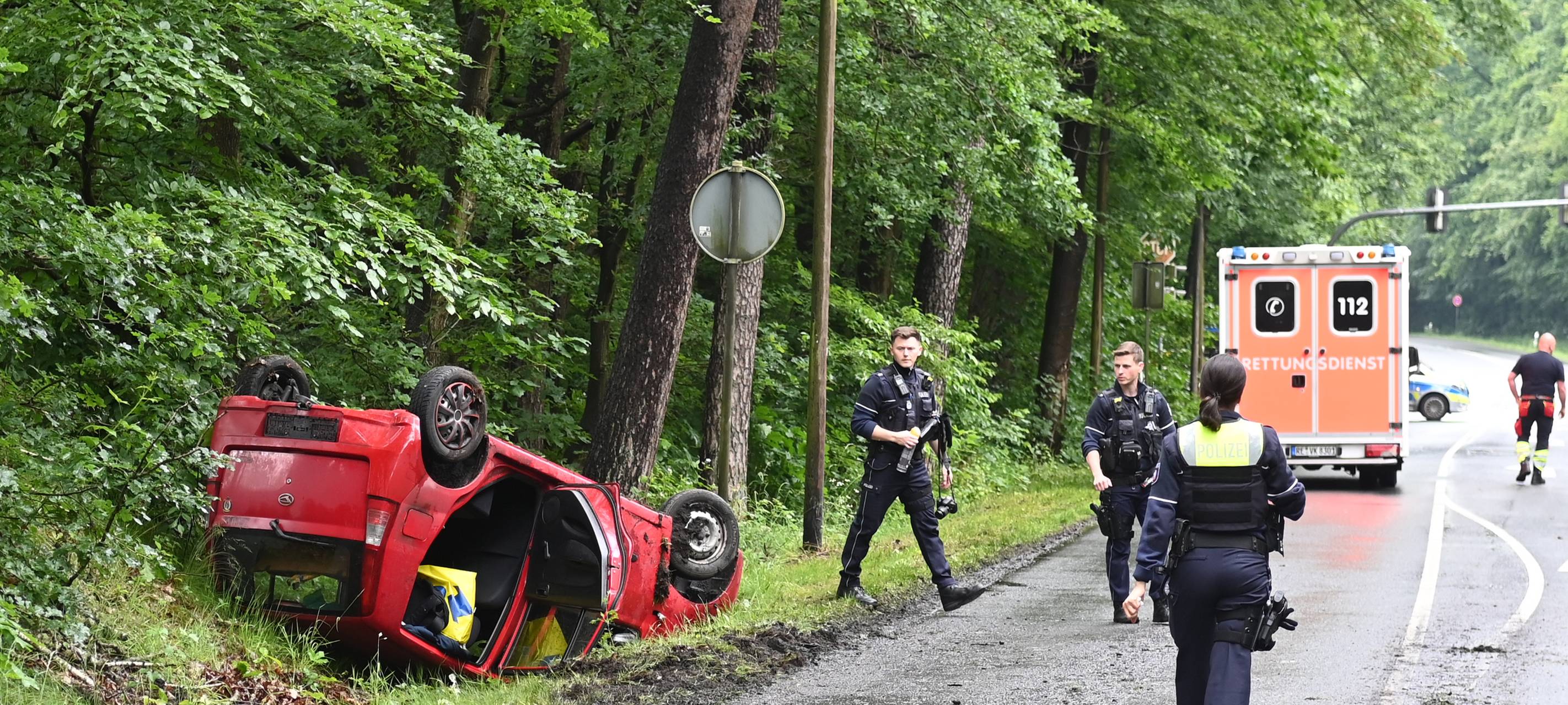 Auto auf dem Dach: Schwerer Unfall in Haltern