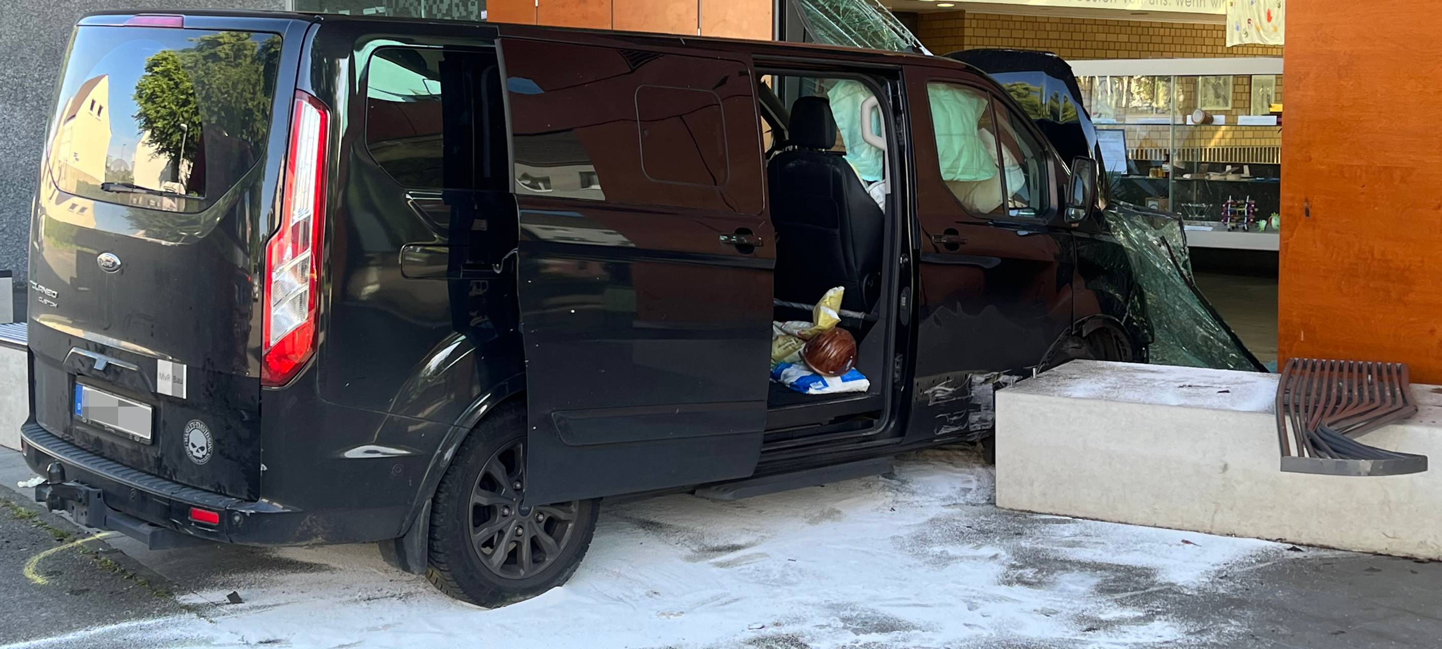 Marl: Autofahrer rast in Gesamtschule