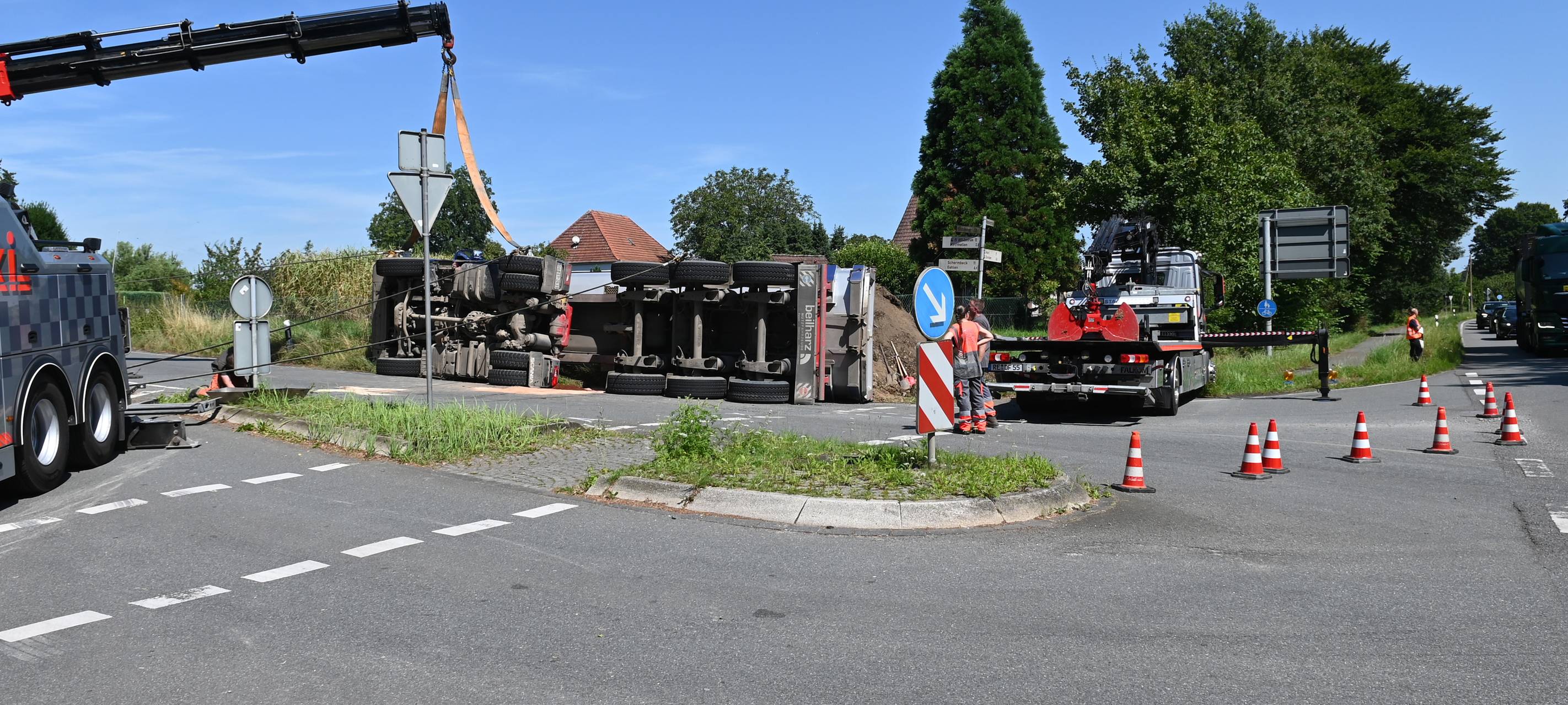 LKW-Unfall auf der B225 an der Stadtgrenze zu Dorsten