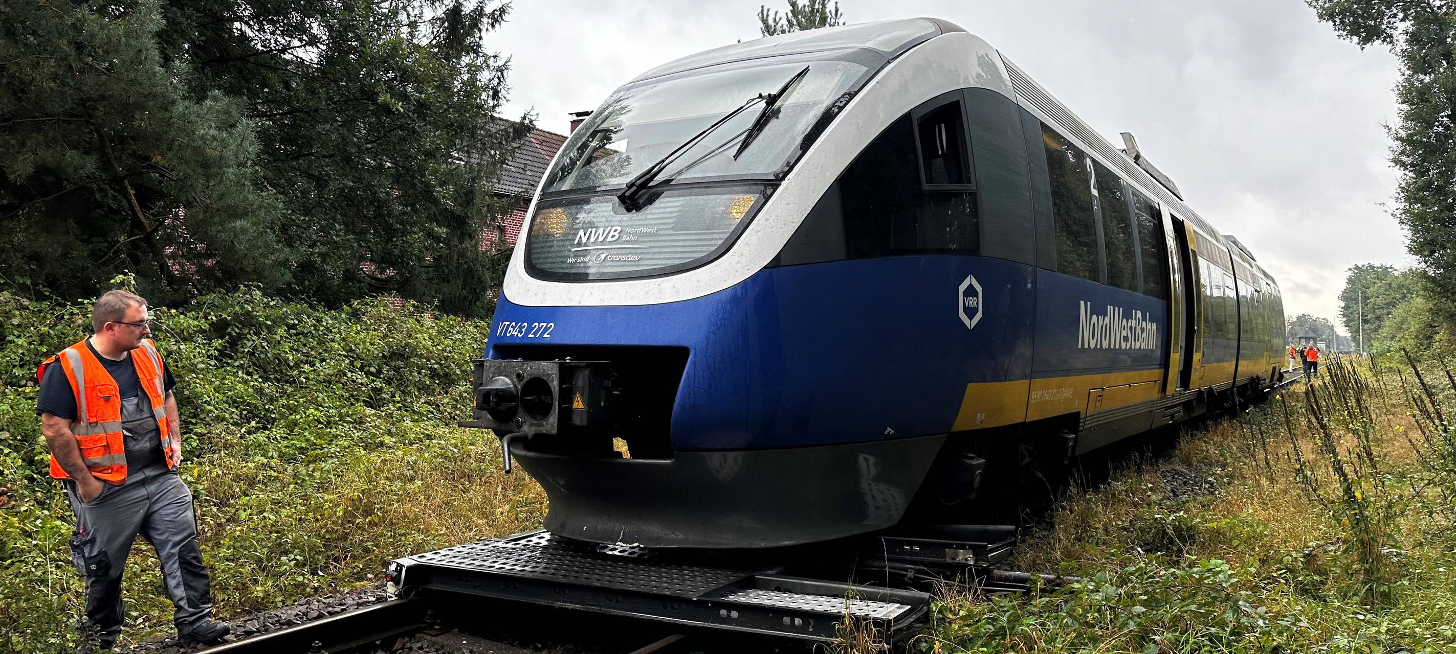 Dorsten: Zug rammt LKW-Anhänger an Bahnübergang