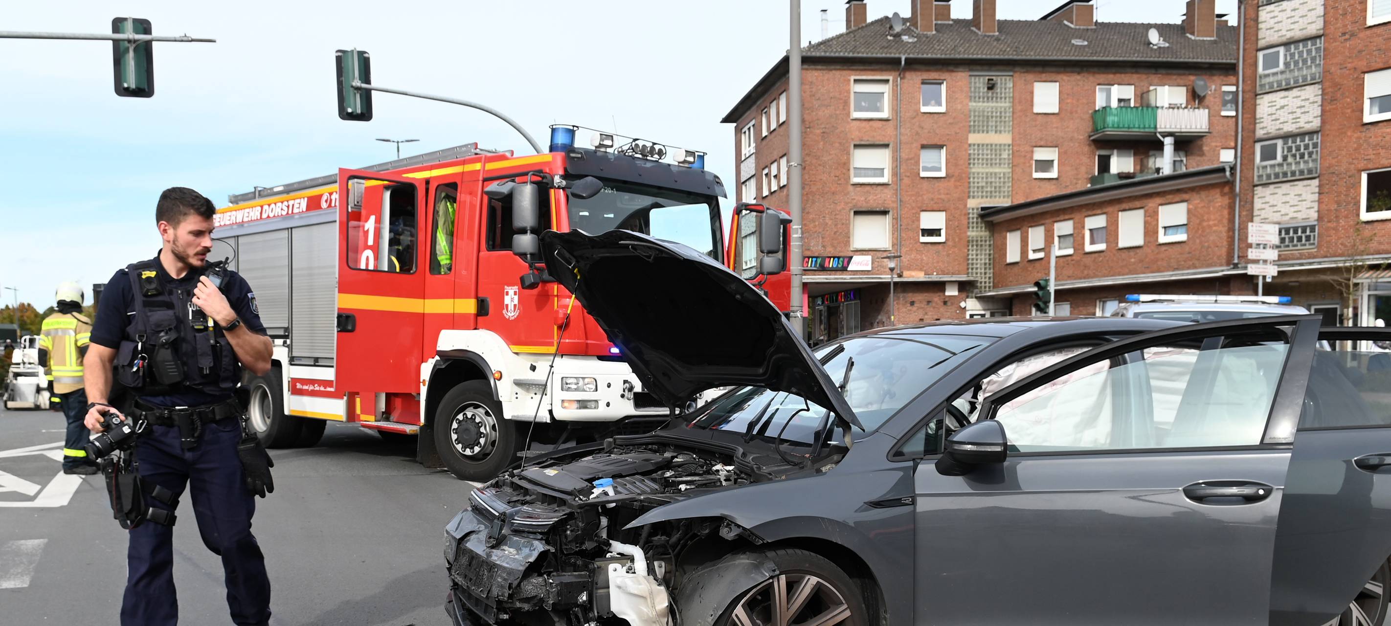 Unfall mit Feuerwehrauto in Dorsten sorgt für Verkehrschaos