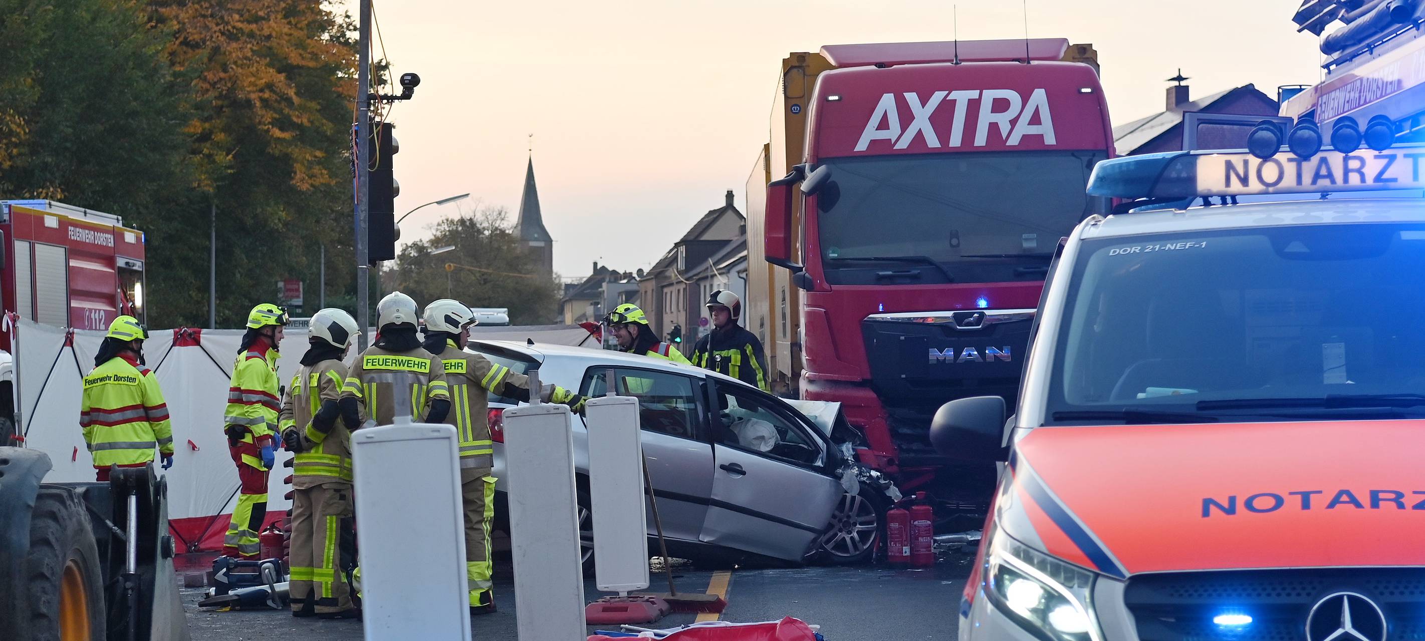 Autofahrer und Hund sterben bei Unfall in Dorsten