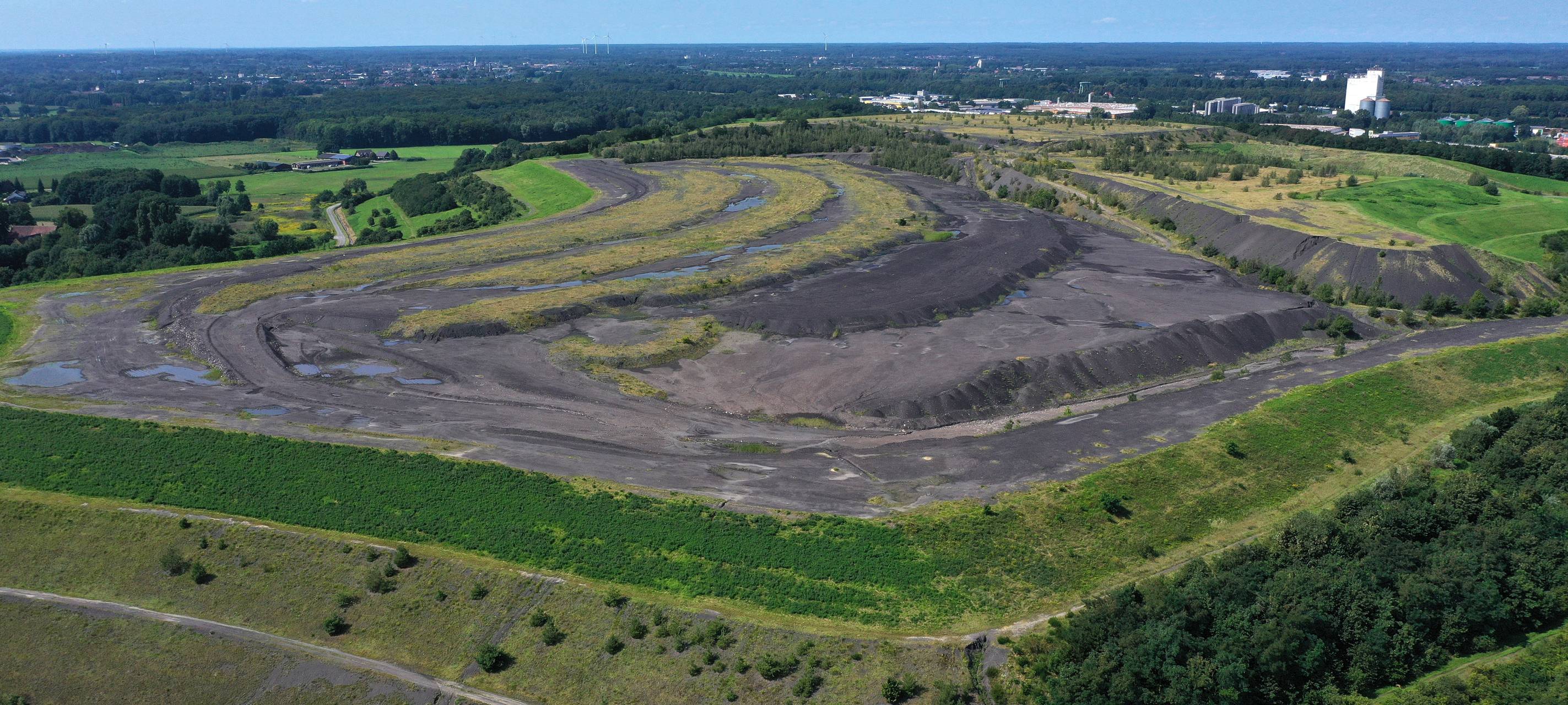 Streit um Halde Hürfeld: Stadt Dorsten verklagt die RAG