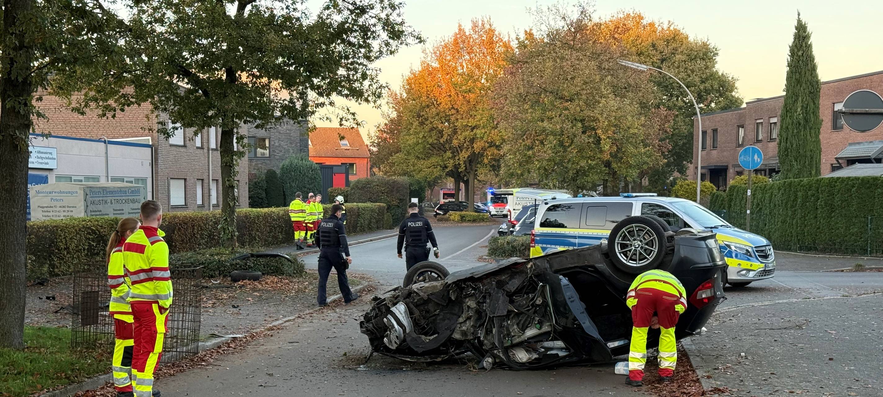Junge Männer flüchten nach schwerem Unfall in Dorsten