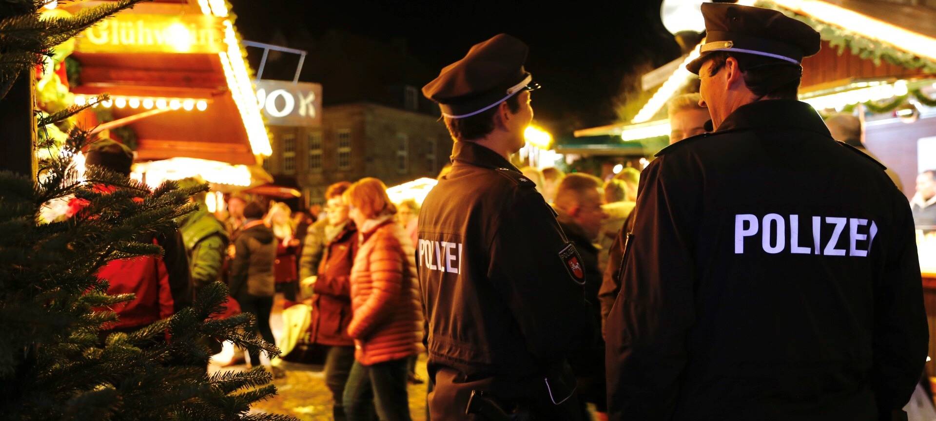 Polizei kontrolliert auf Weihnachtsmärkten im Kreis
