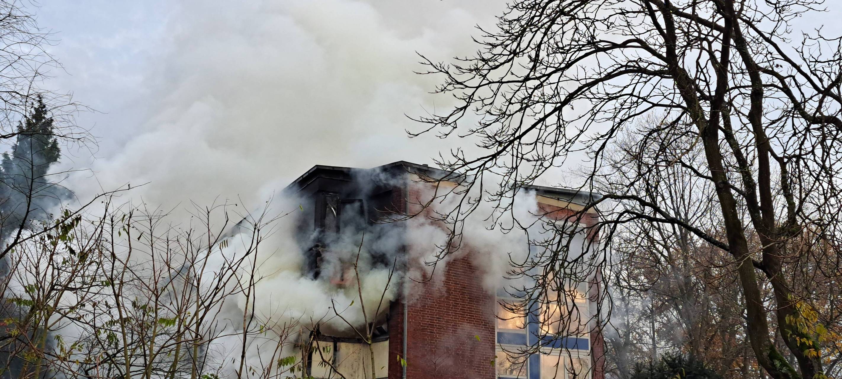 Wohnungsbrand in Marl: 13 Menschen verletzt