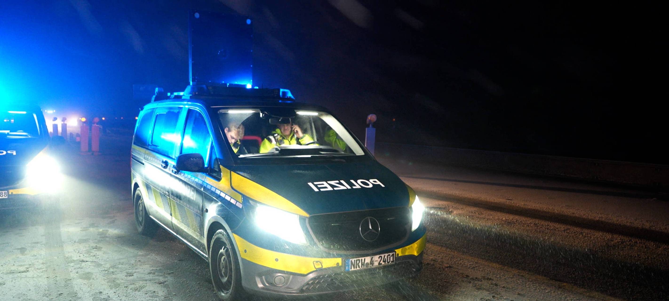 Industrieschnee: Unfälle auf A52 am Chemiepark Marl