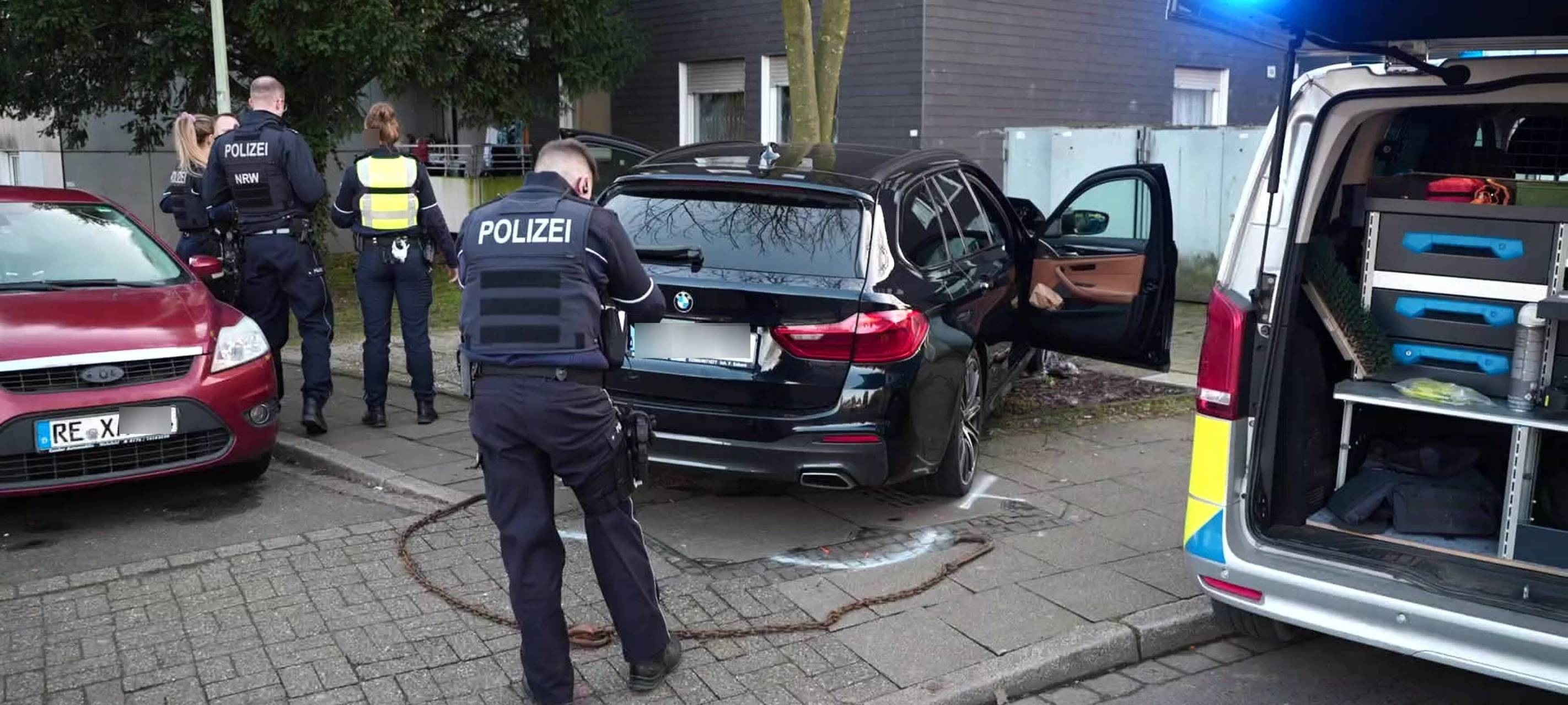 Herten: 19-Jähriger ohne Führerschein baut Unfall