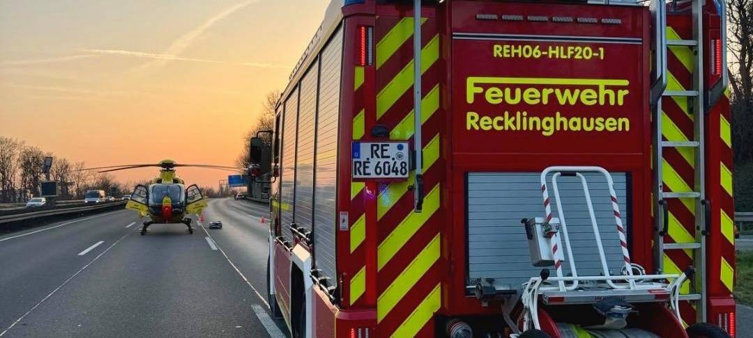 Bei dem Feuerwehreinsatz auf der A2 landete auch ein Rettungshubschrauber.