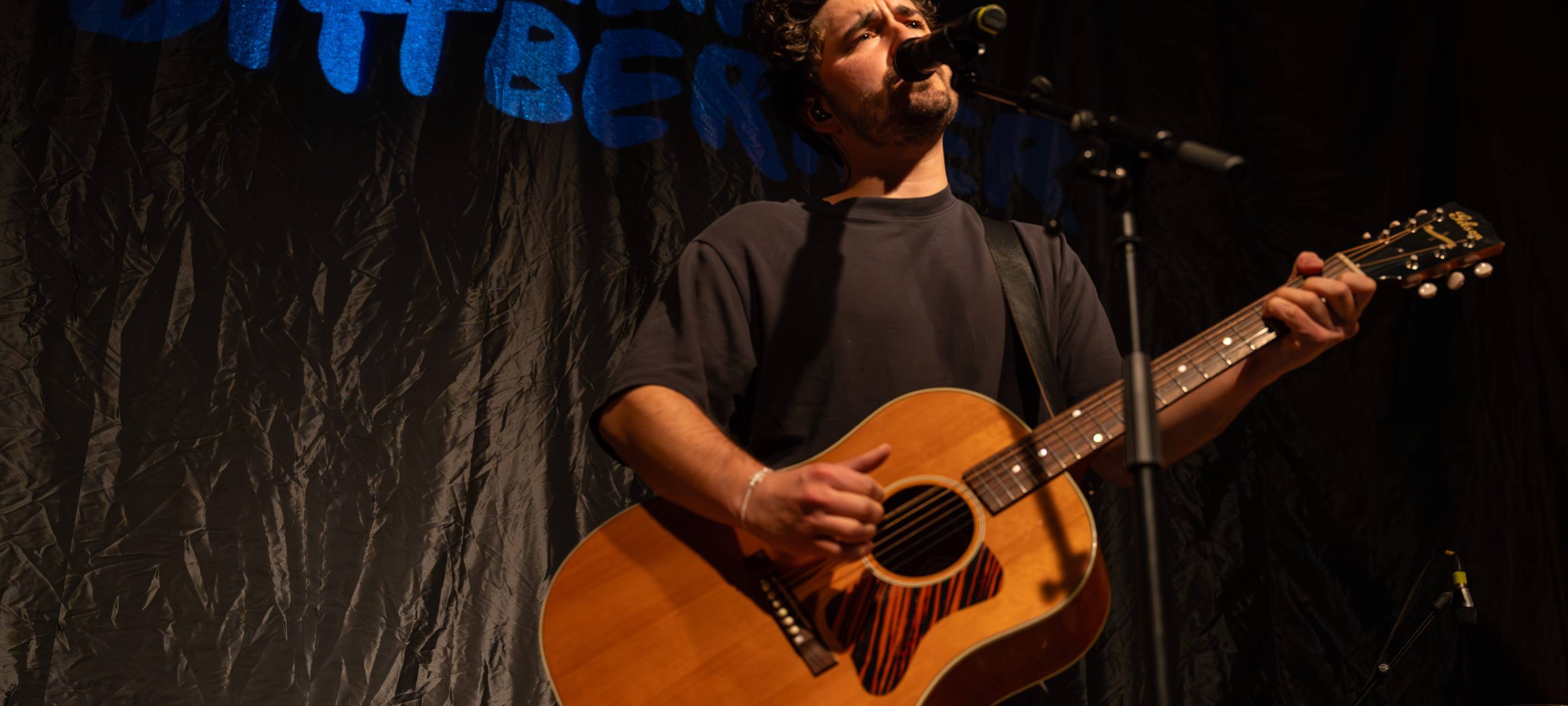 Leony trat im Kölner Carlswerk Victoria mit ihrer Tour "Oldschool Love" auf - der gleichnamige Titel ihres neuen Albums.