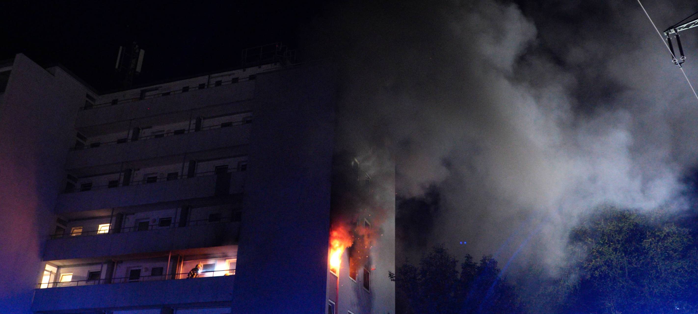 Marl: Flammen schlagen aus Wohnung