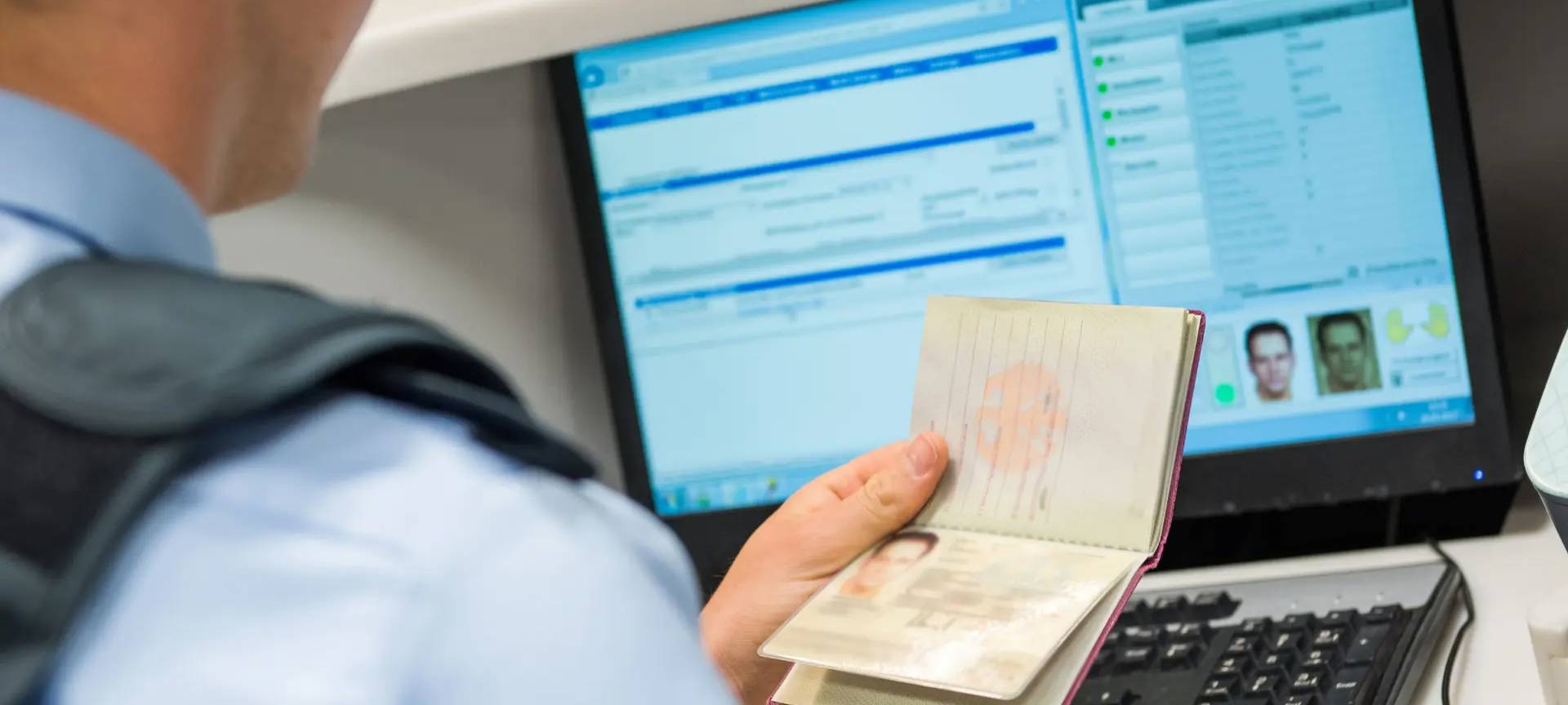 Bundespolizei macht Passkontrolle.