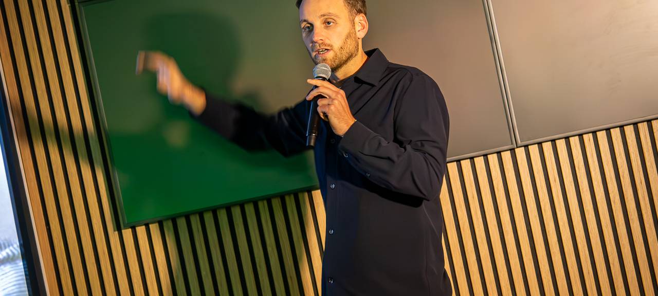 Leon Windscheidt – hautnah: Ein unvergesslicher Abend für Aktion Lichtblicke