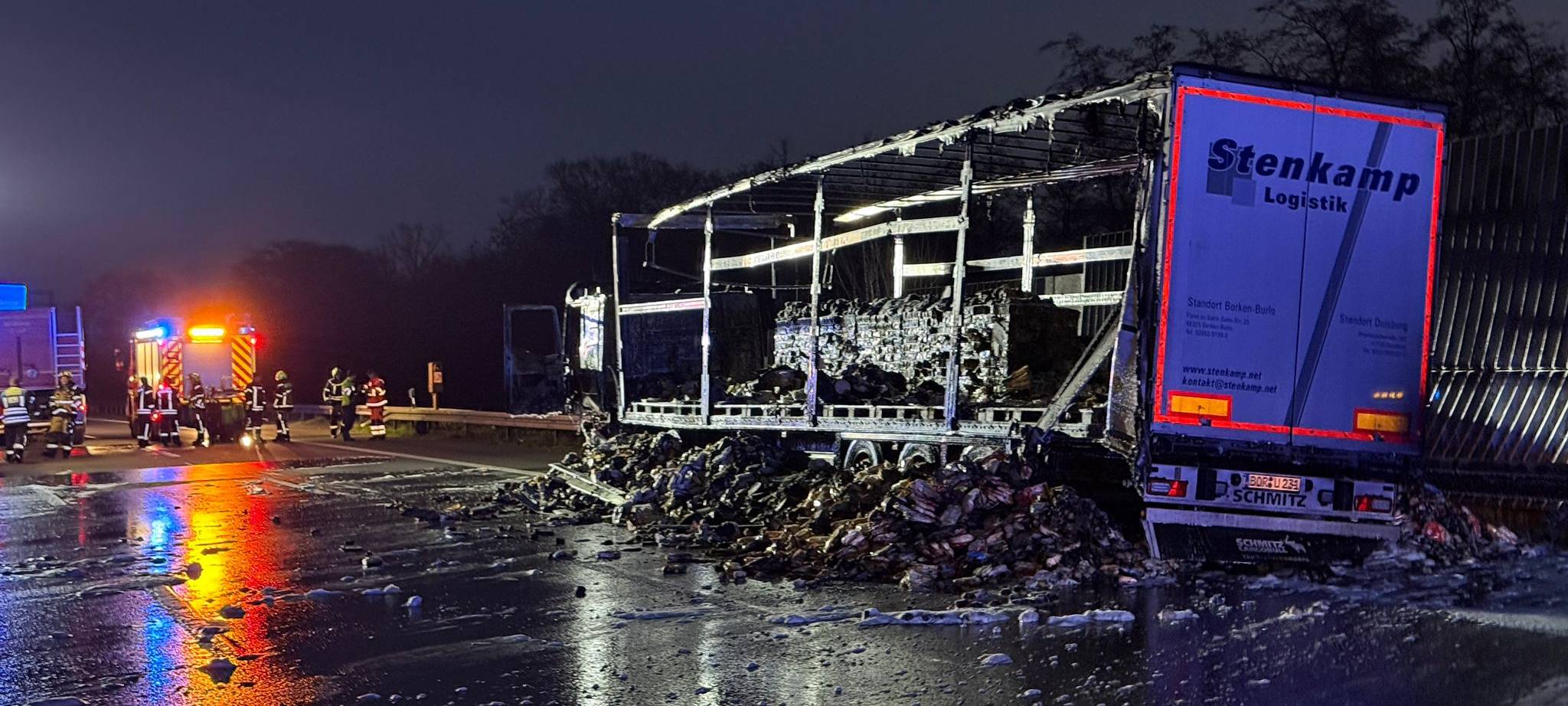 Brennender LKW auf A2 zwischen Gelsenkirchen und Herten