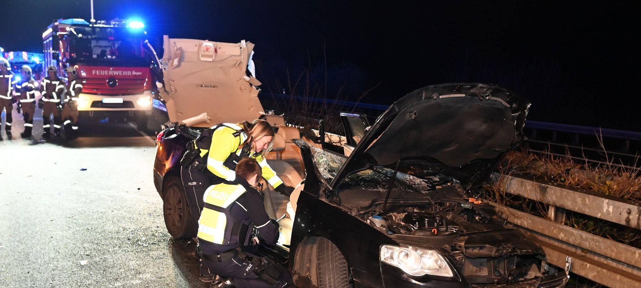 A43 nach schwerem Unfall gesperrt