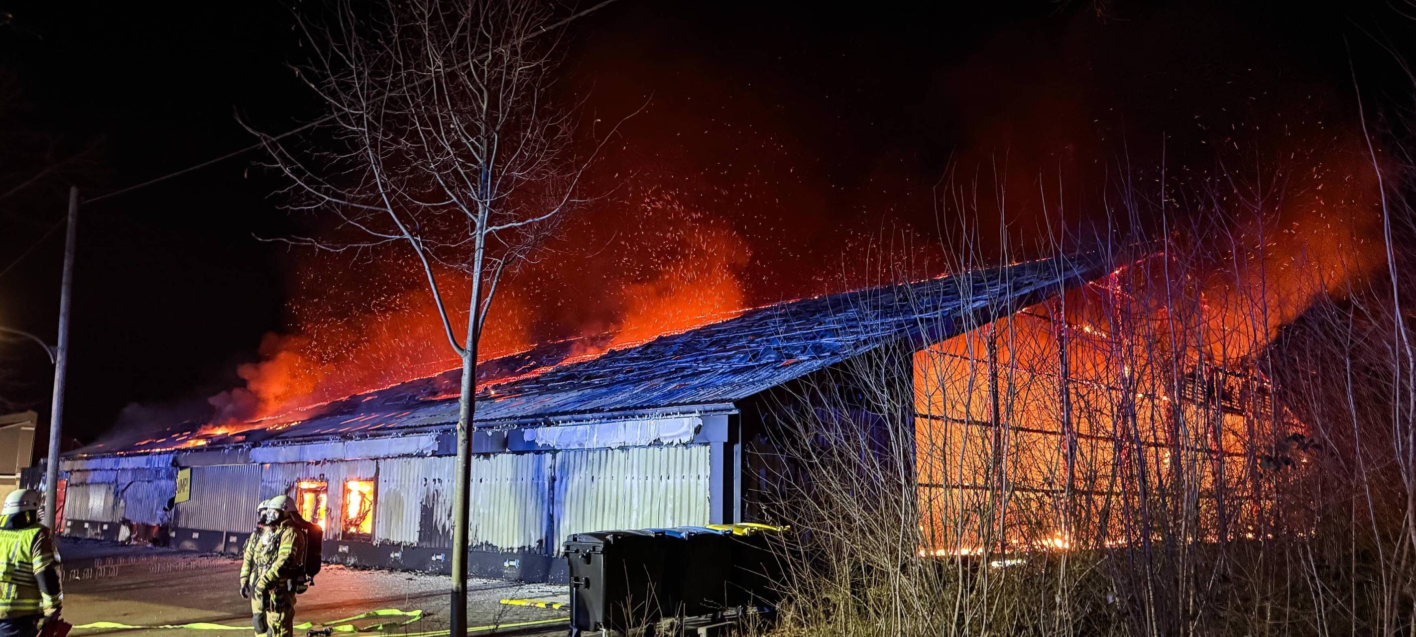 Trampolinhalle in Recklinghausen brennt