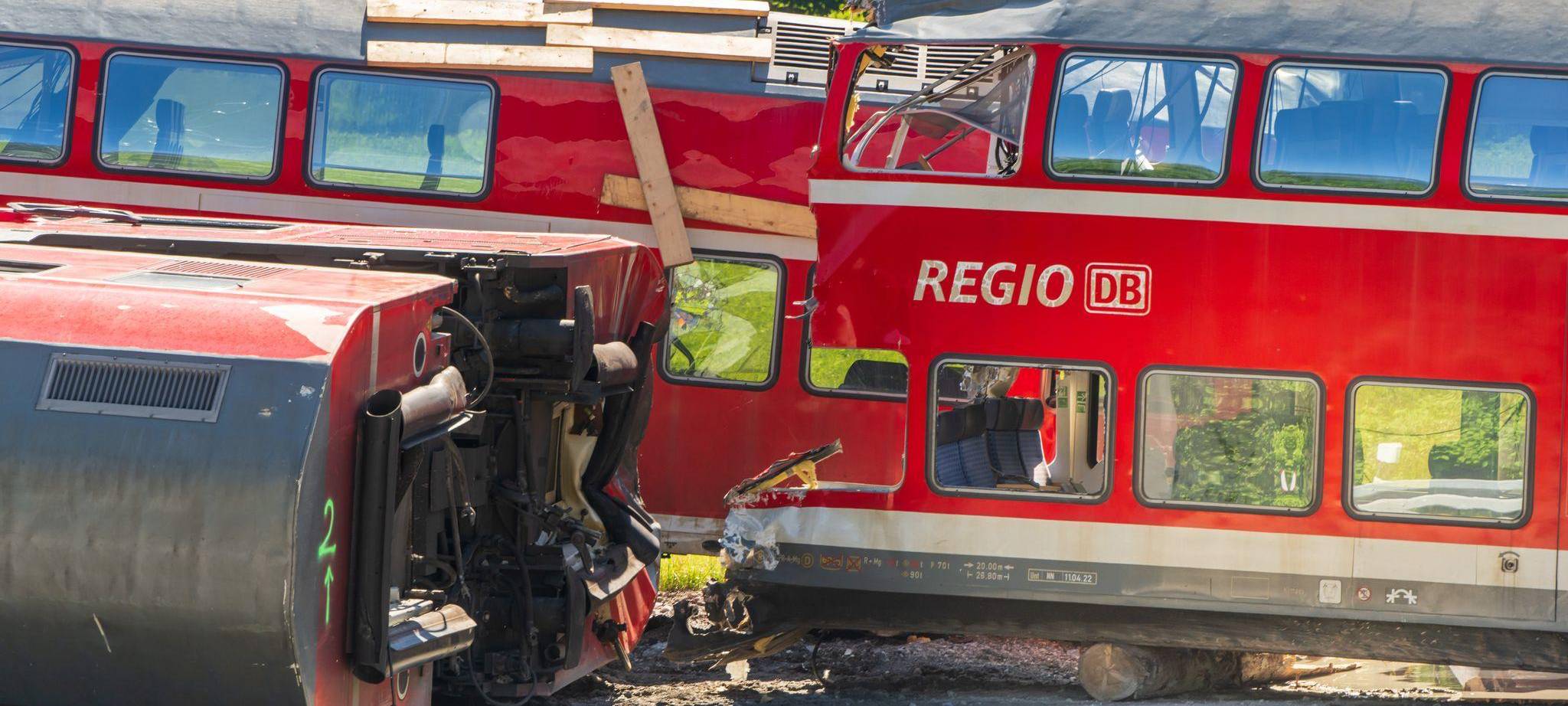 Bahnstrecke nach Zugunglück noch gesperrt