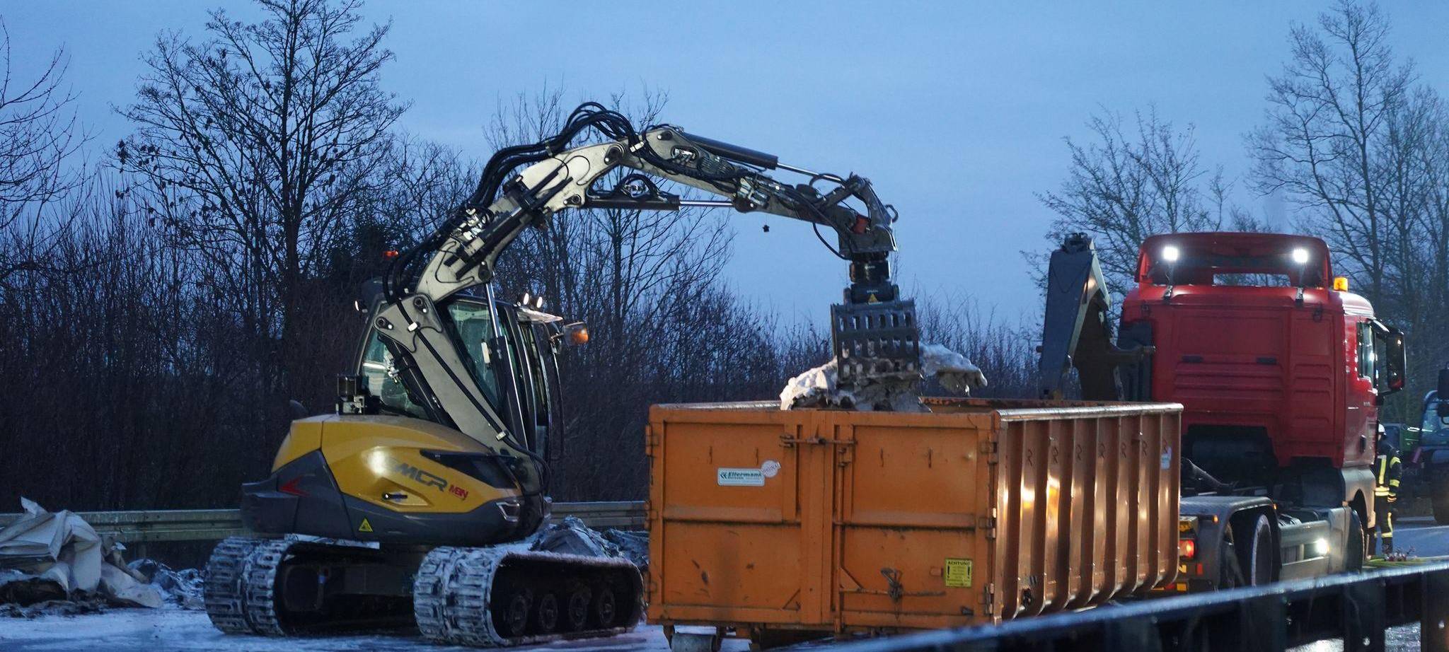 Unfallserie auf der A44 - Tote und Verletzte