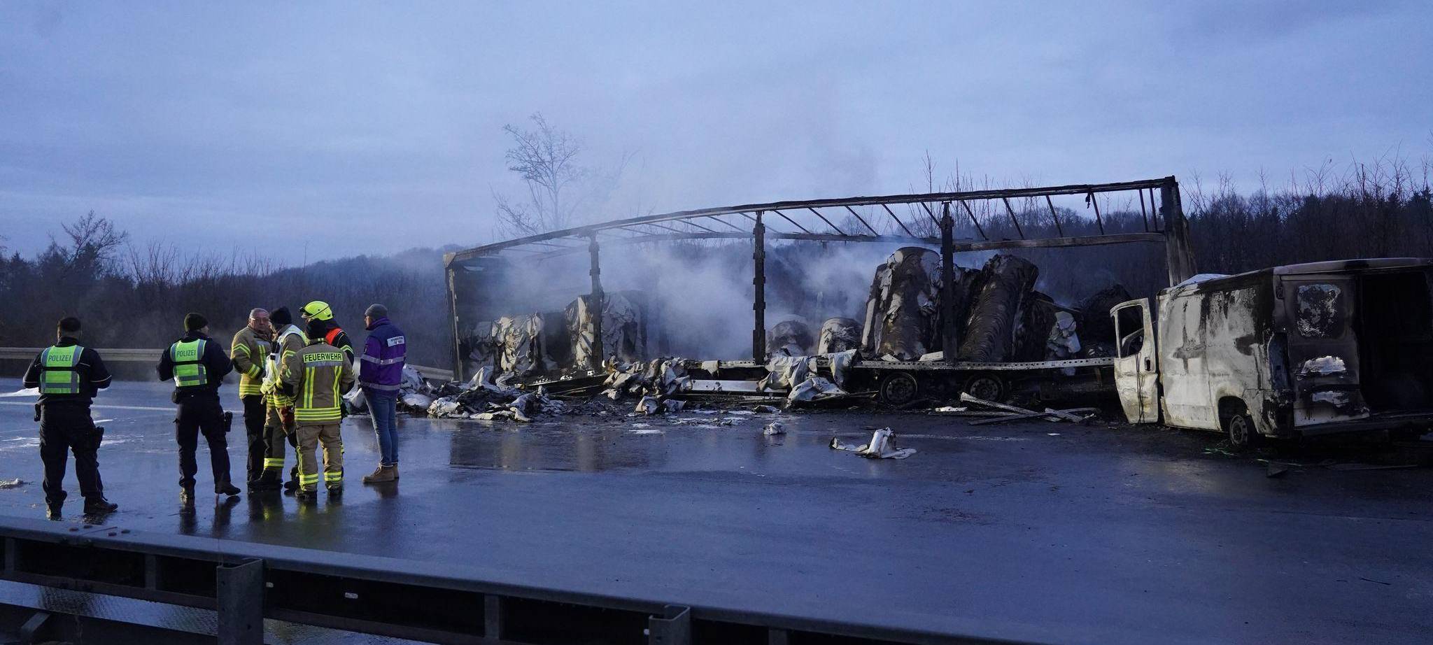 Unfallserie auf der A44 - Tote und Verletzte