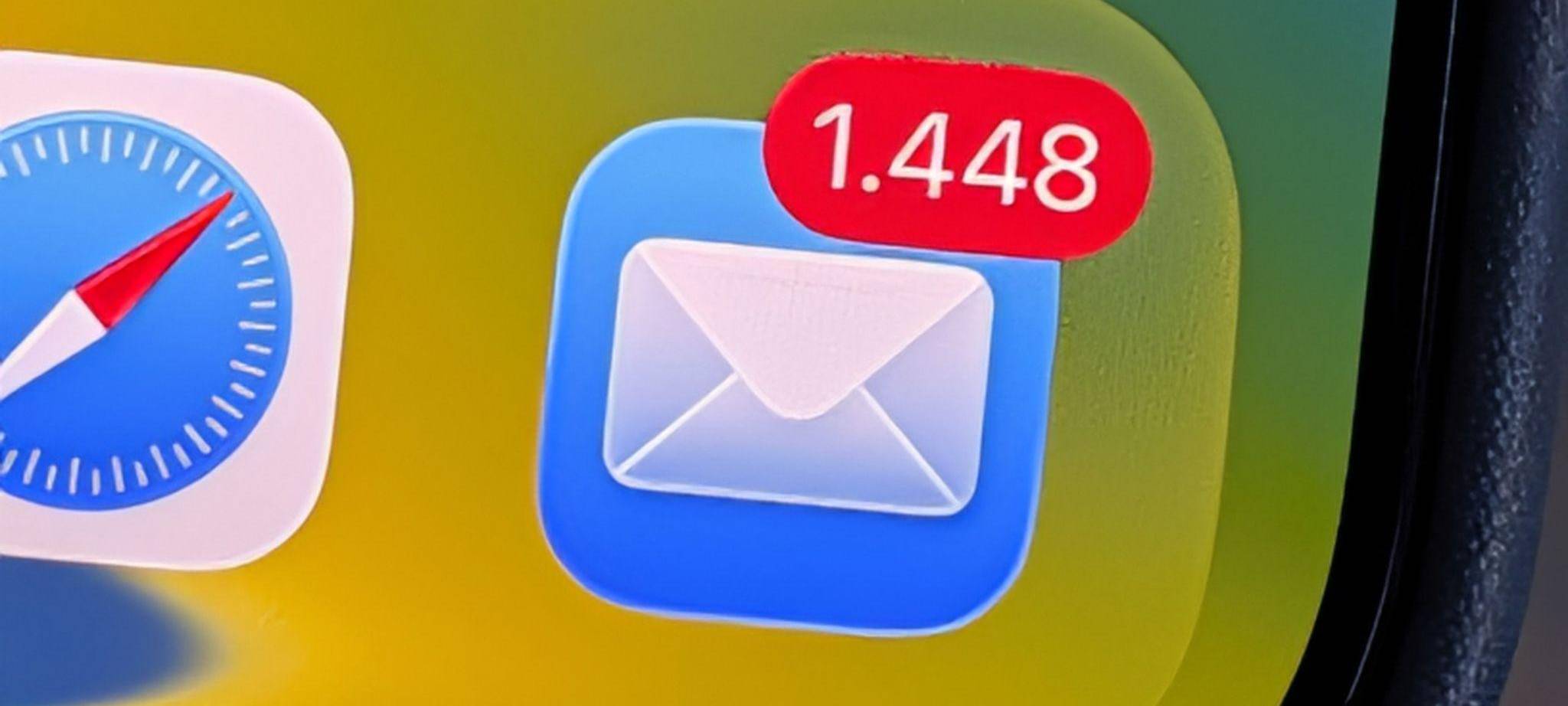 Eine E-Mail-App mit der Anzeige von 1.448 ungelesenen Mails