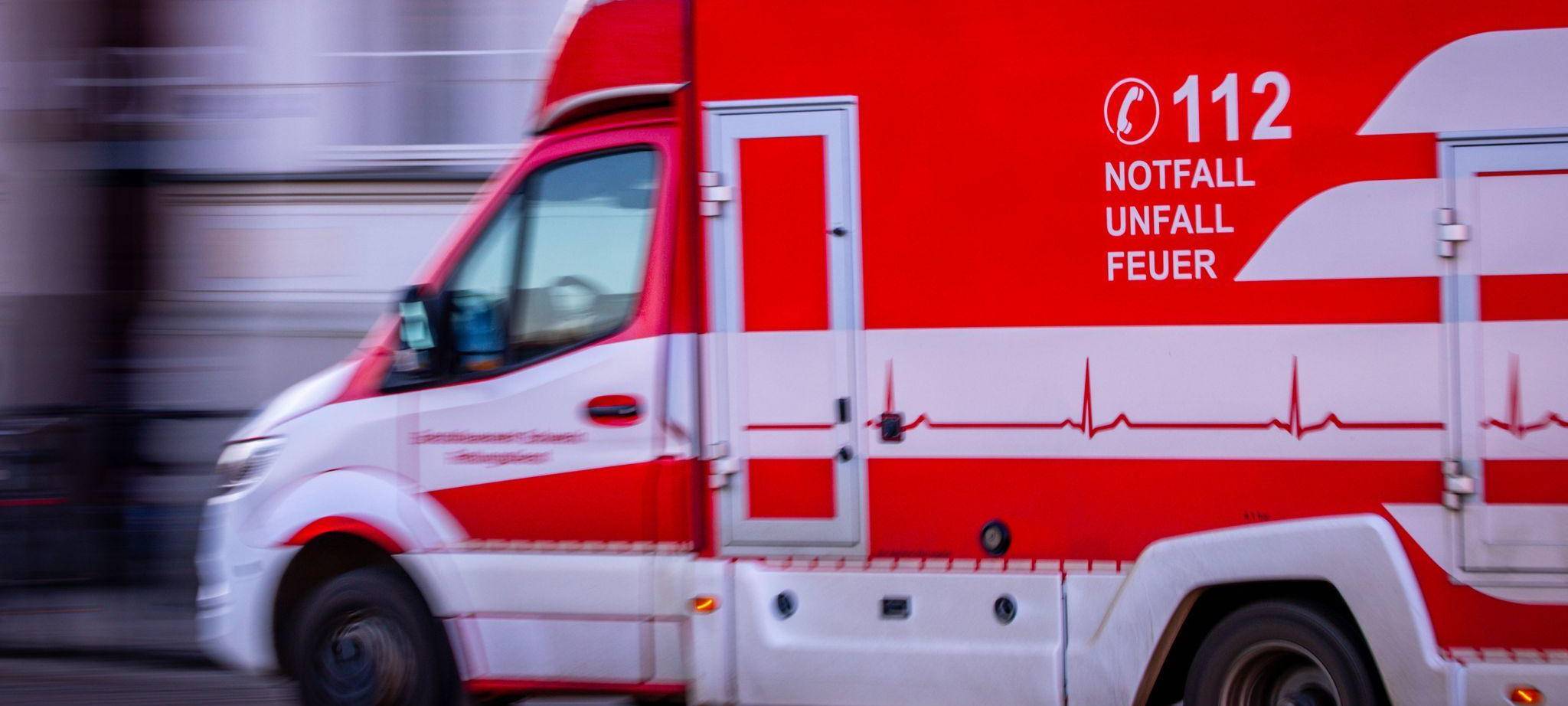 Rettungswagen mit Blaulicht