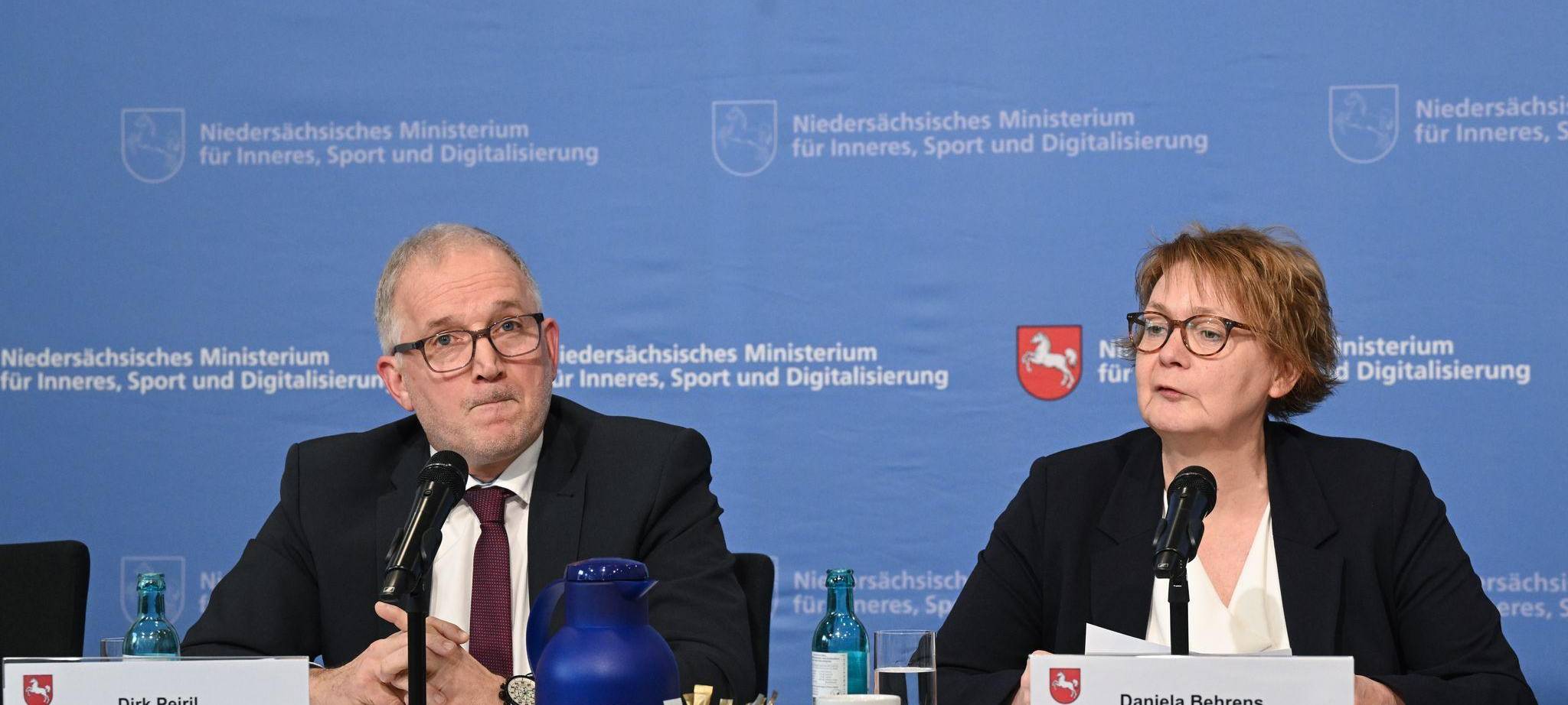 Pressekonferenz mit Niedersachsens Innenministerin Behrens (SPD)