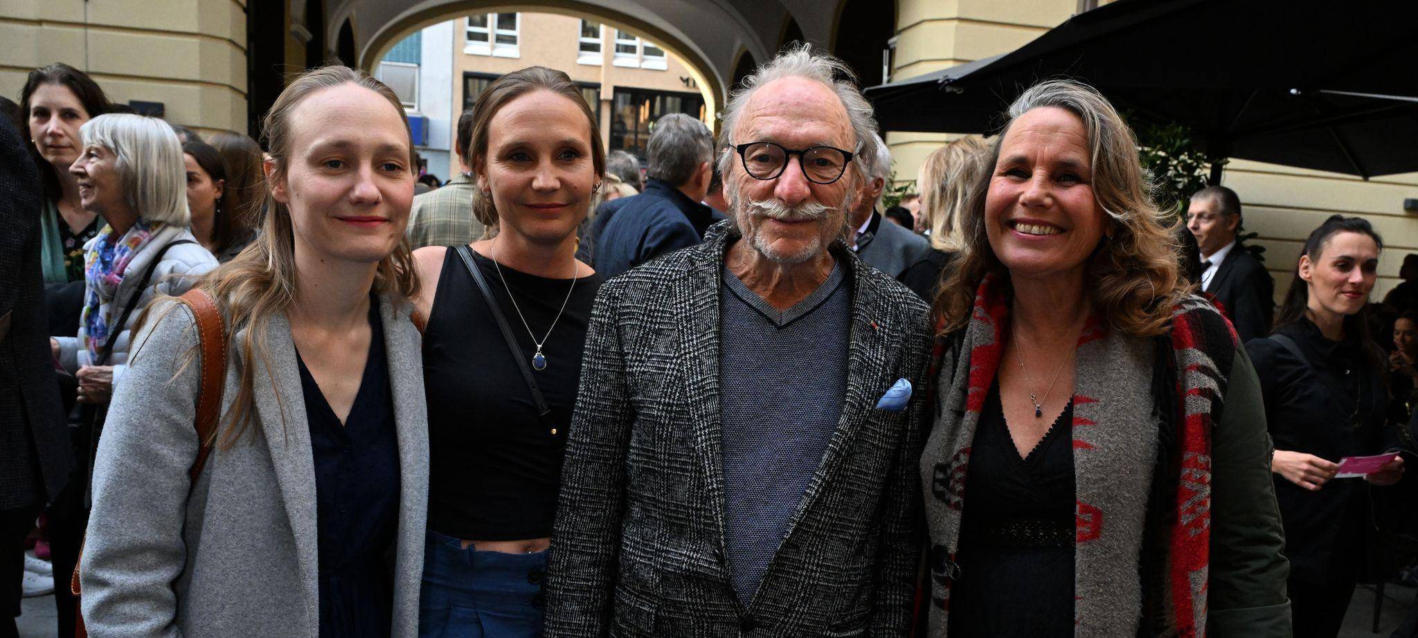 Musical-Premiere «Ein bisschen Frieden» in München