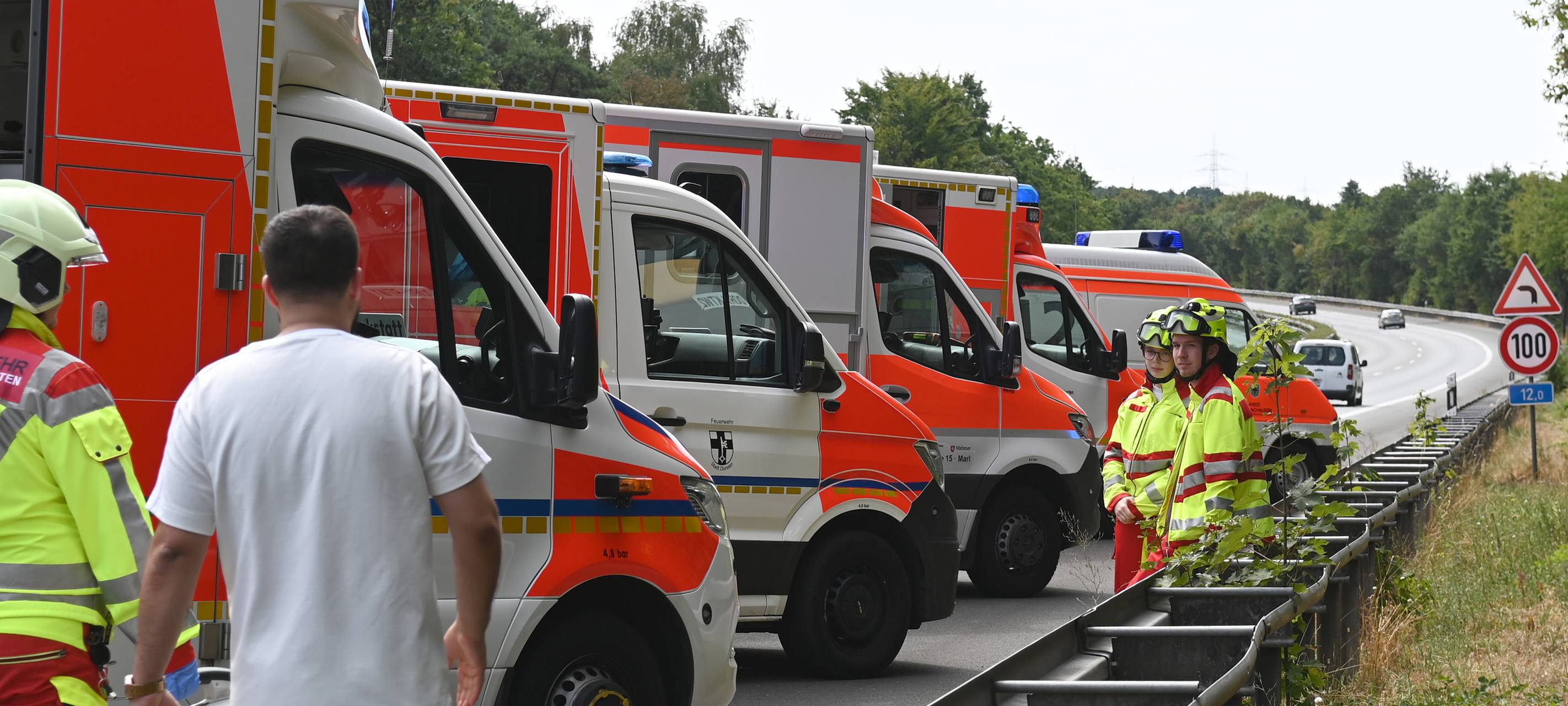 Neun Verletzte bei Unfall auf A52 zwischen Marl und Dorsten