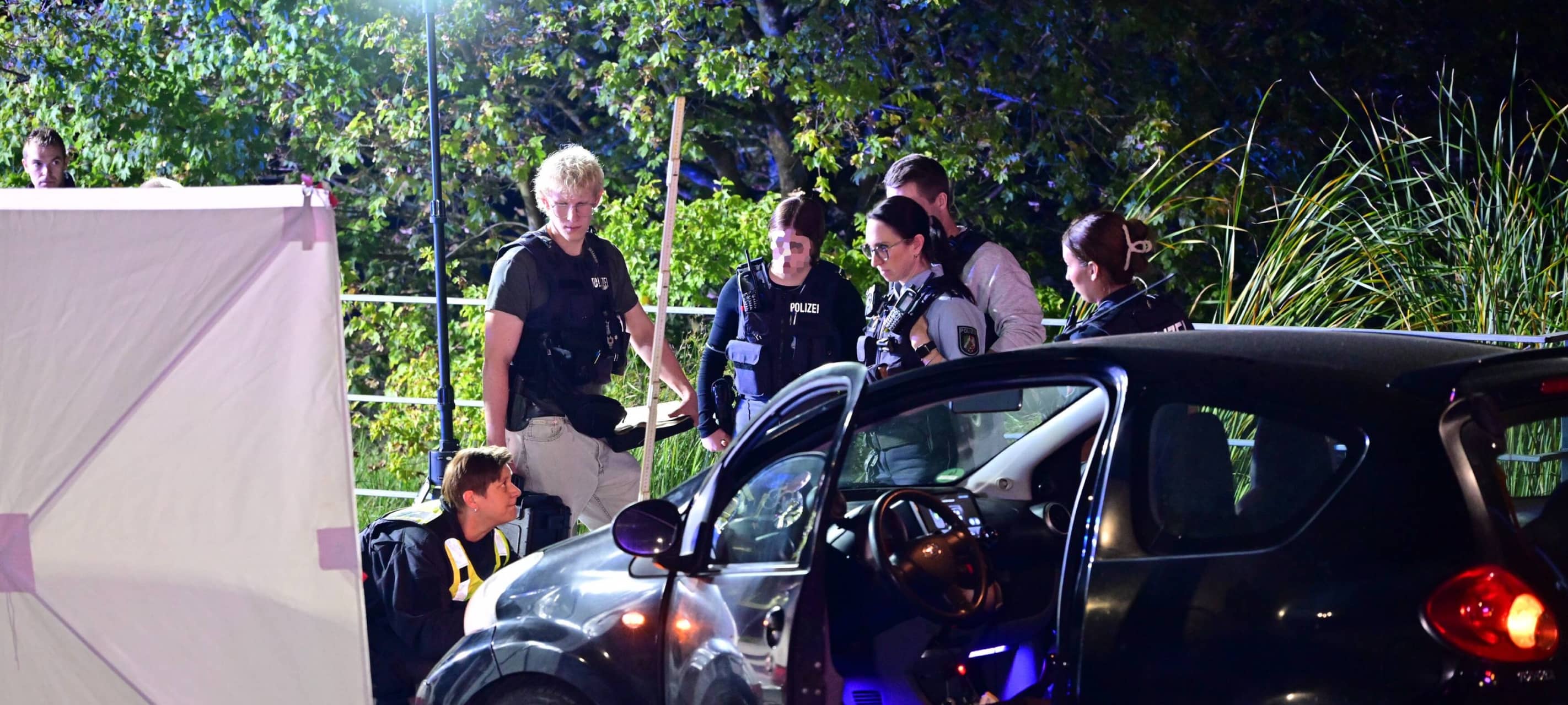 Eine 17-jährige Radfahrerin ist am Montagabend in Herten tödlich verunglückt. Die Jugendliche stürzte und wurde anschließend von einem Auto erfasst.