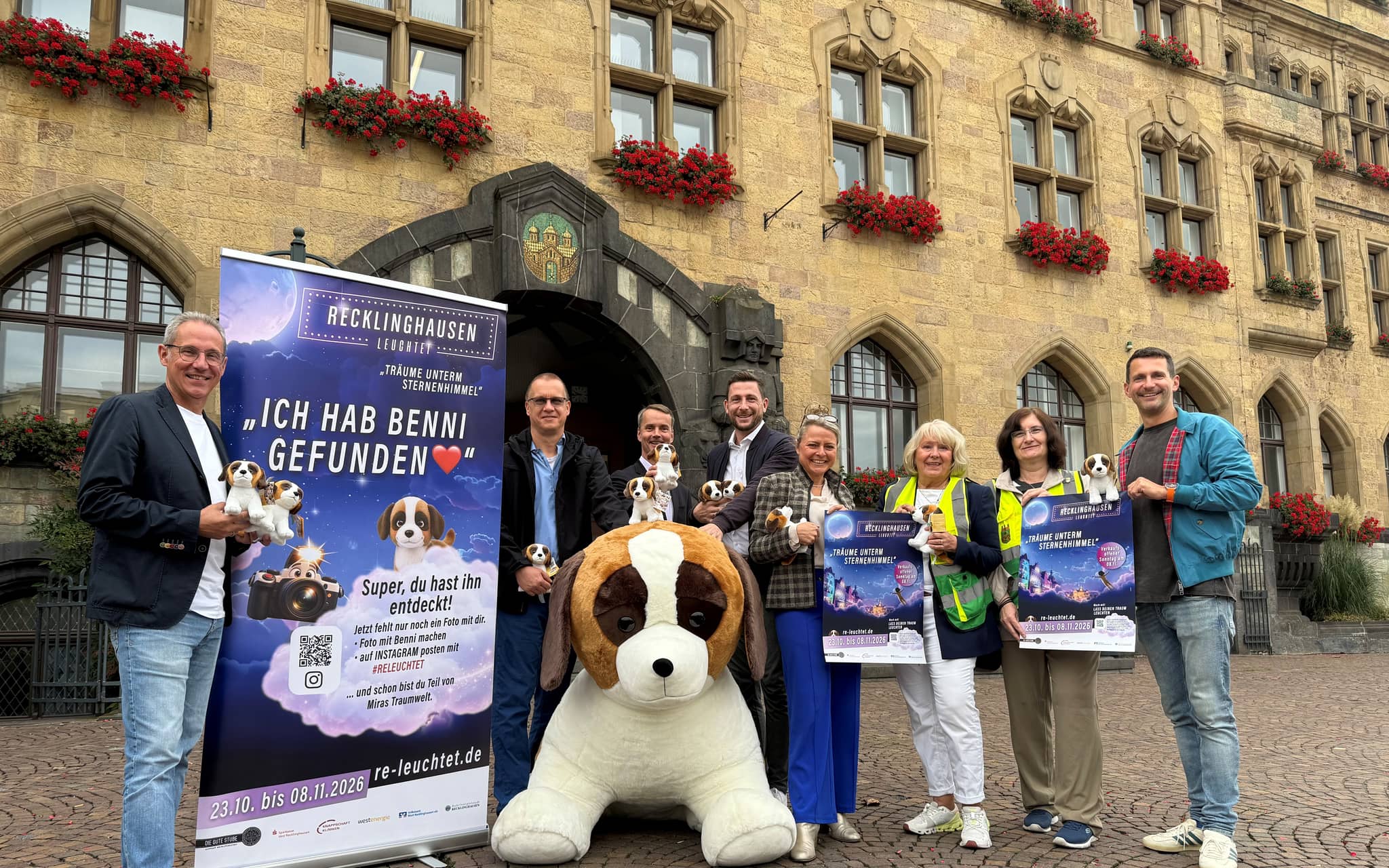 Recklinghausen leuchtet startet am 23. Oktober in seine 20. Auflage. Bis zum 8. November verwandelt das Lichterfestival die Altstadt - mit mehr Drohnen, einer neuen Hauptfigur und Mitmachaktionen.
