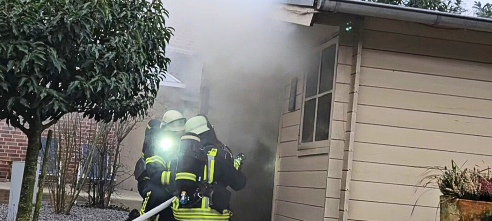 Feuerwehreinsatz: Sauna im Hotel Jammertal in Datteln brennt