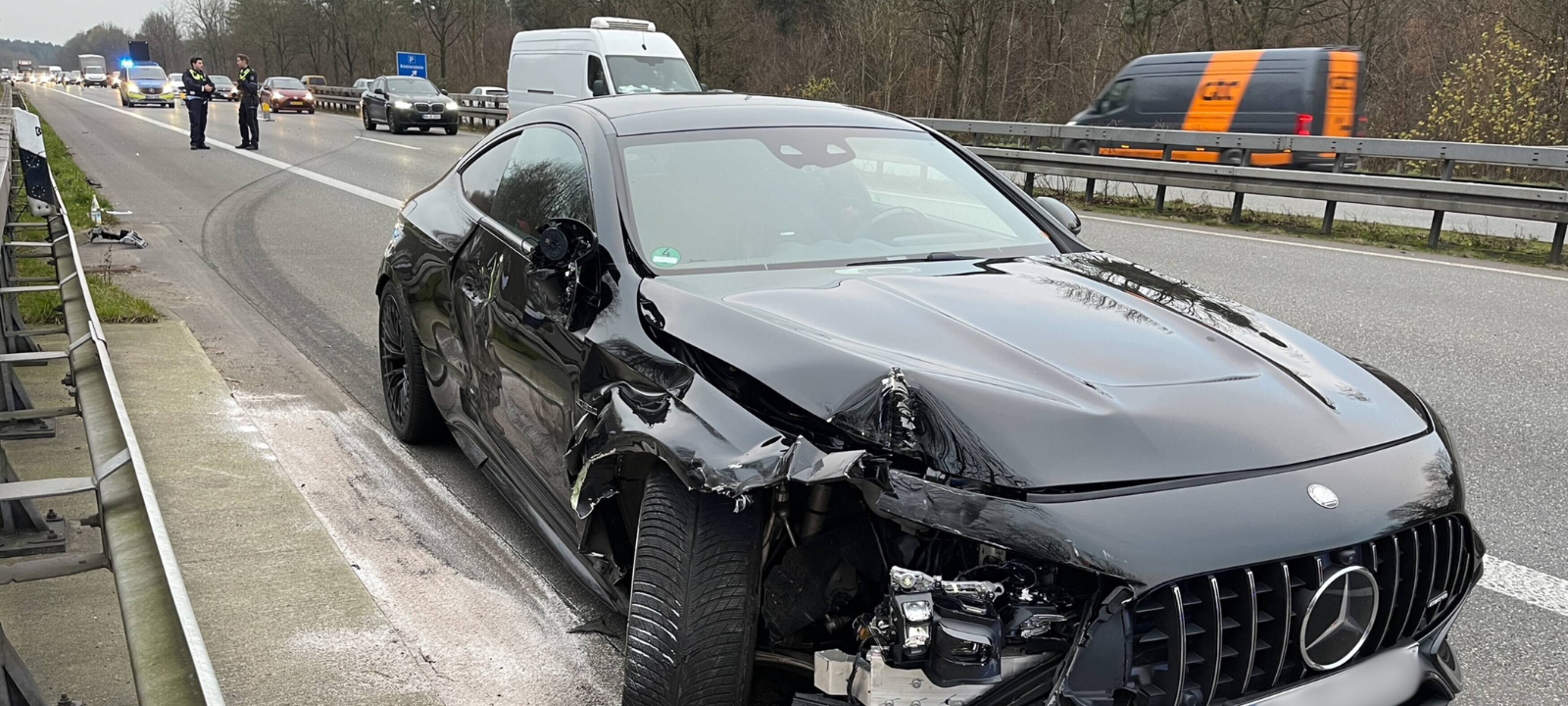 Reifenplatzer bei LKW: Unfall auf der A43 in Marl
