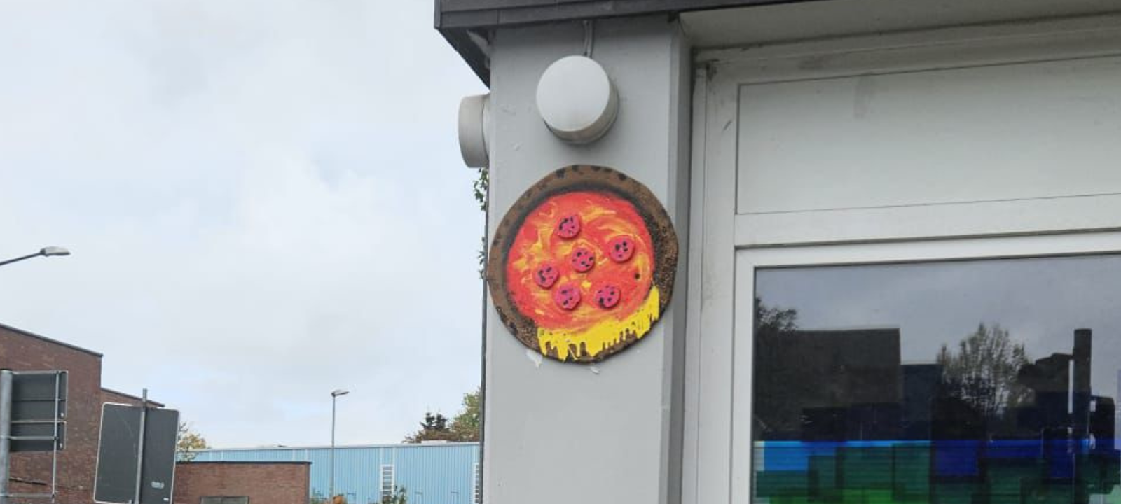 Kunst oder Werbung? Herten rätselt über künstliche Pizzen