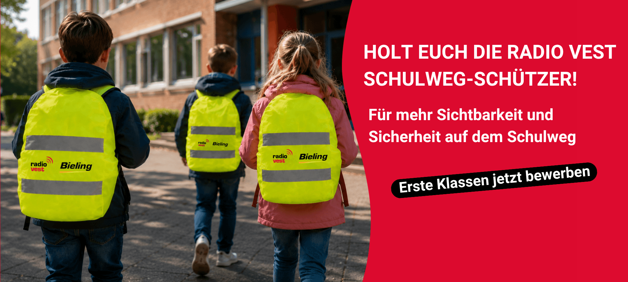 Wir schenken den Gewinnerklassen reflektierende Überzieher für ihre Tornister.