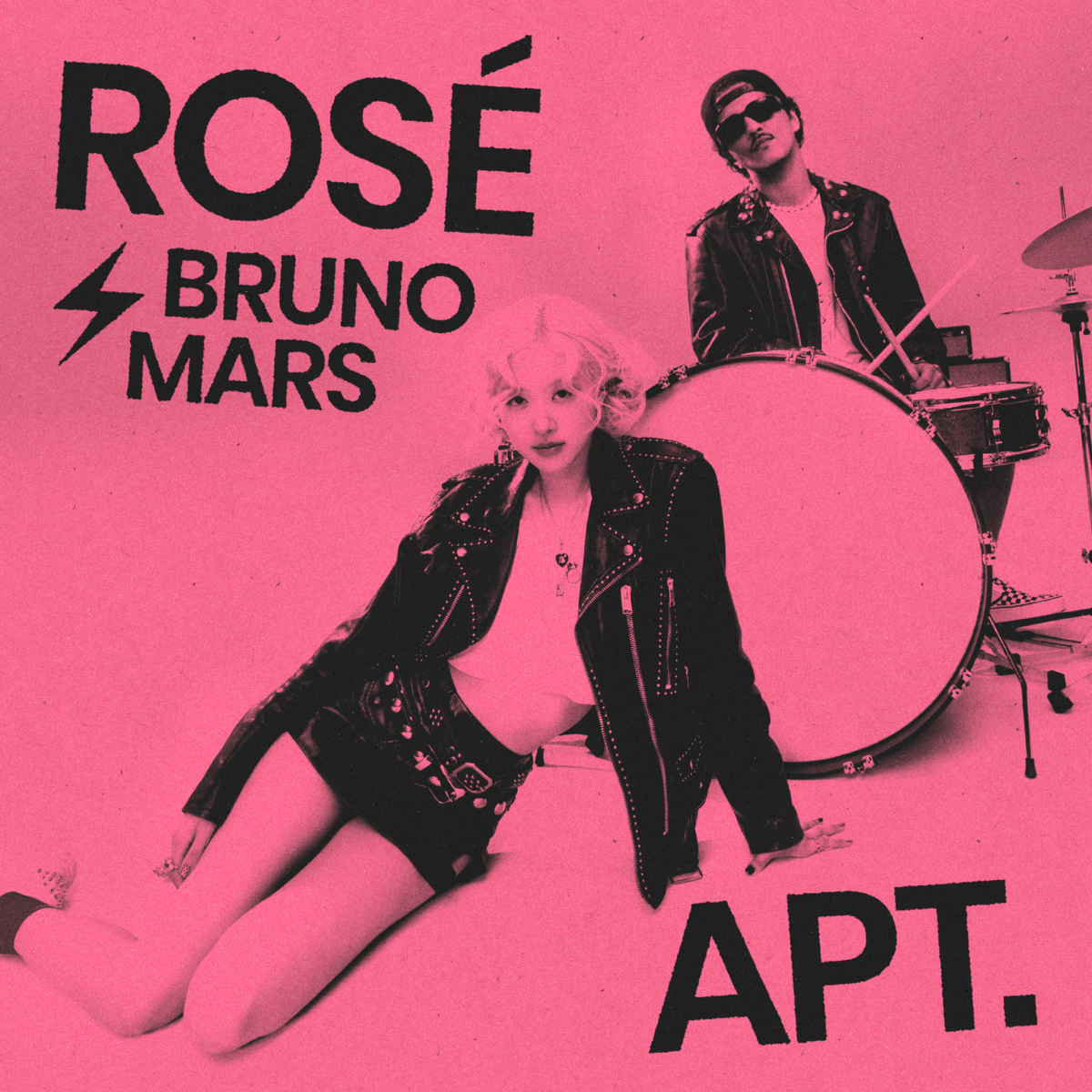Das Musikcover der neuen Single „APT.“ von ROSÉ und Bruno Mars ist pink und zeigt den Sänger am Schlagzeug und die Sängerin liegend davor.